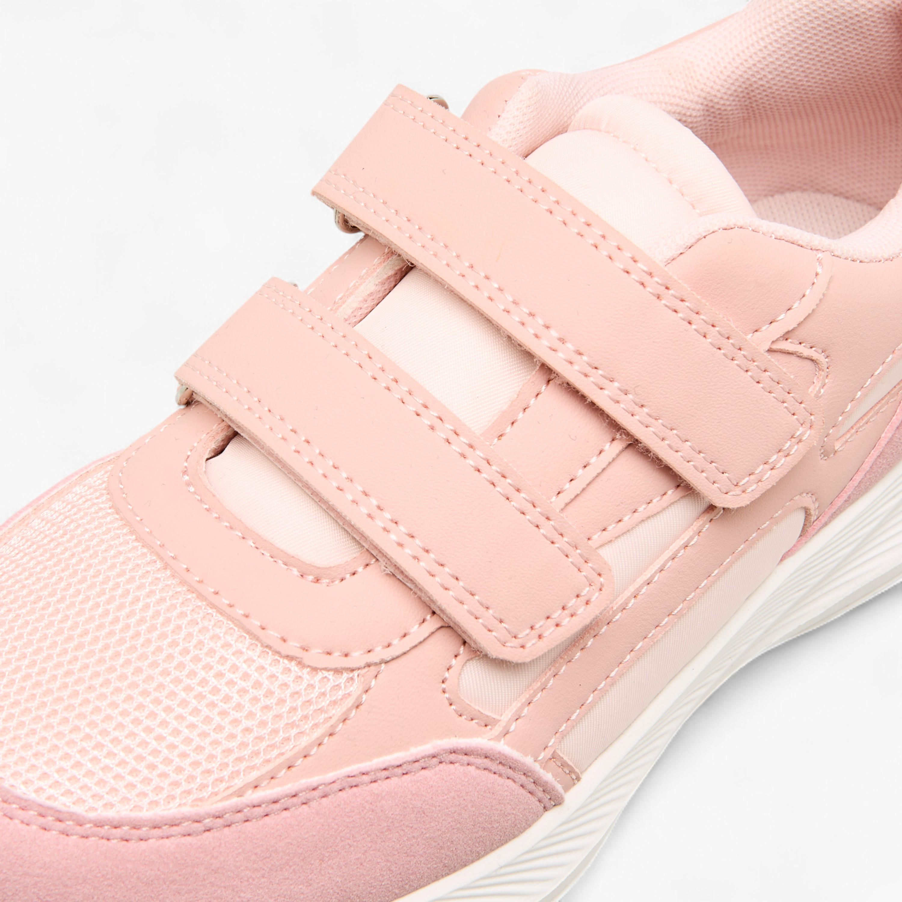 حذاء سنيكرز بألواح وشريط إغلاق من ليتل ميسي-girls-shoes-sneakers-image-4