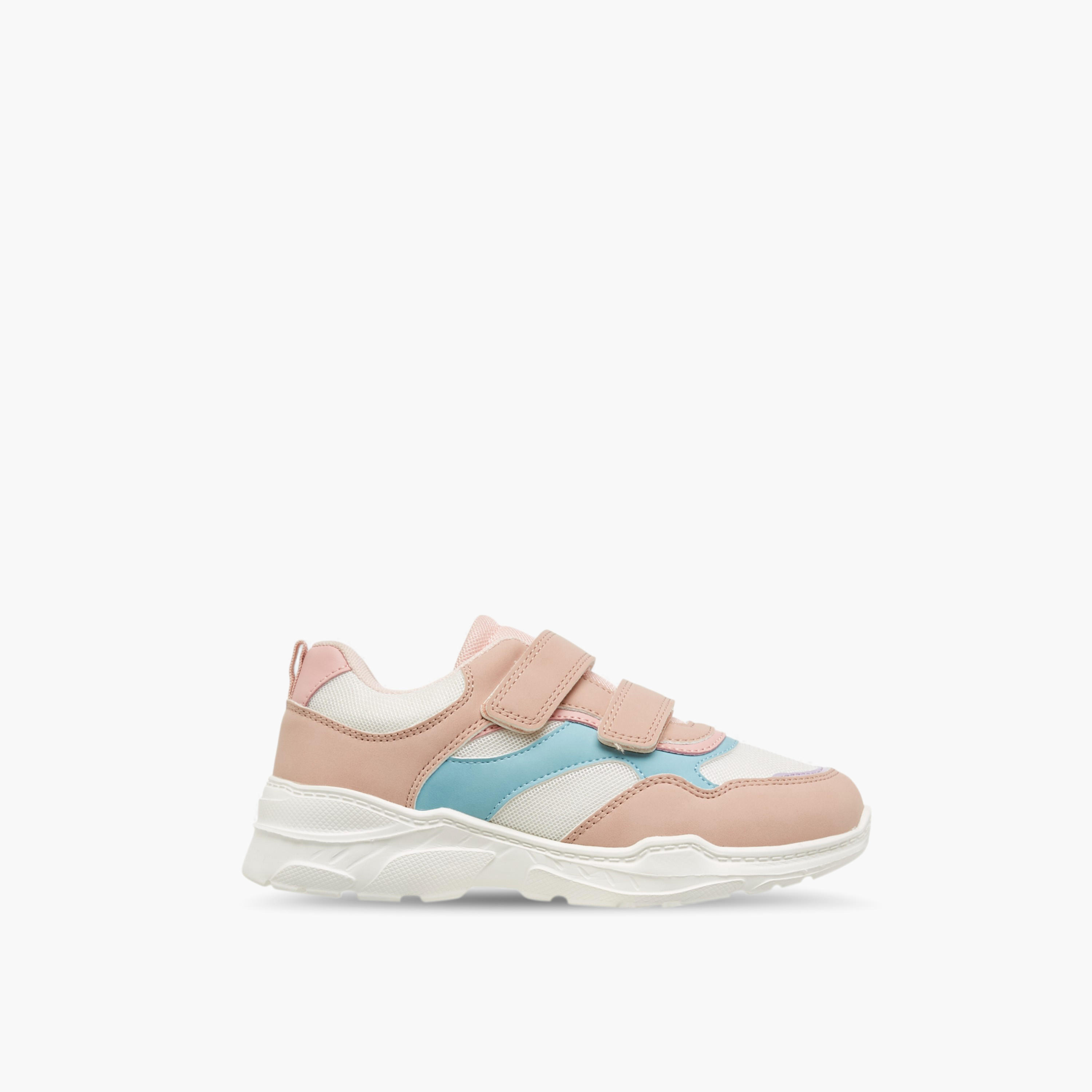 حذاء سنيكرز بقوالب ملونة وشريط إغلاق من ليتل ميسي-girls-shoes-sneakers-image-3