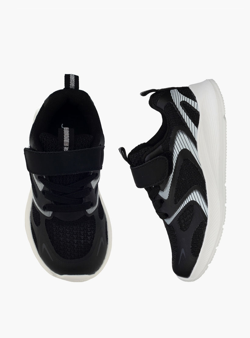 حذاء سنيكرز بشريط إغلاق لاصق للأولاد من جونيورز-boys-shoes-sneakers-image-1