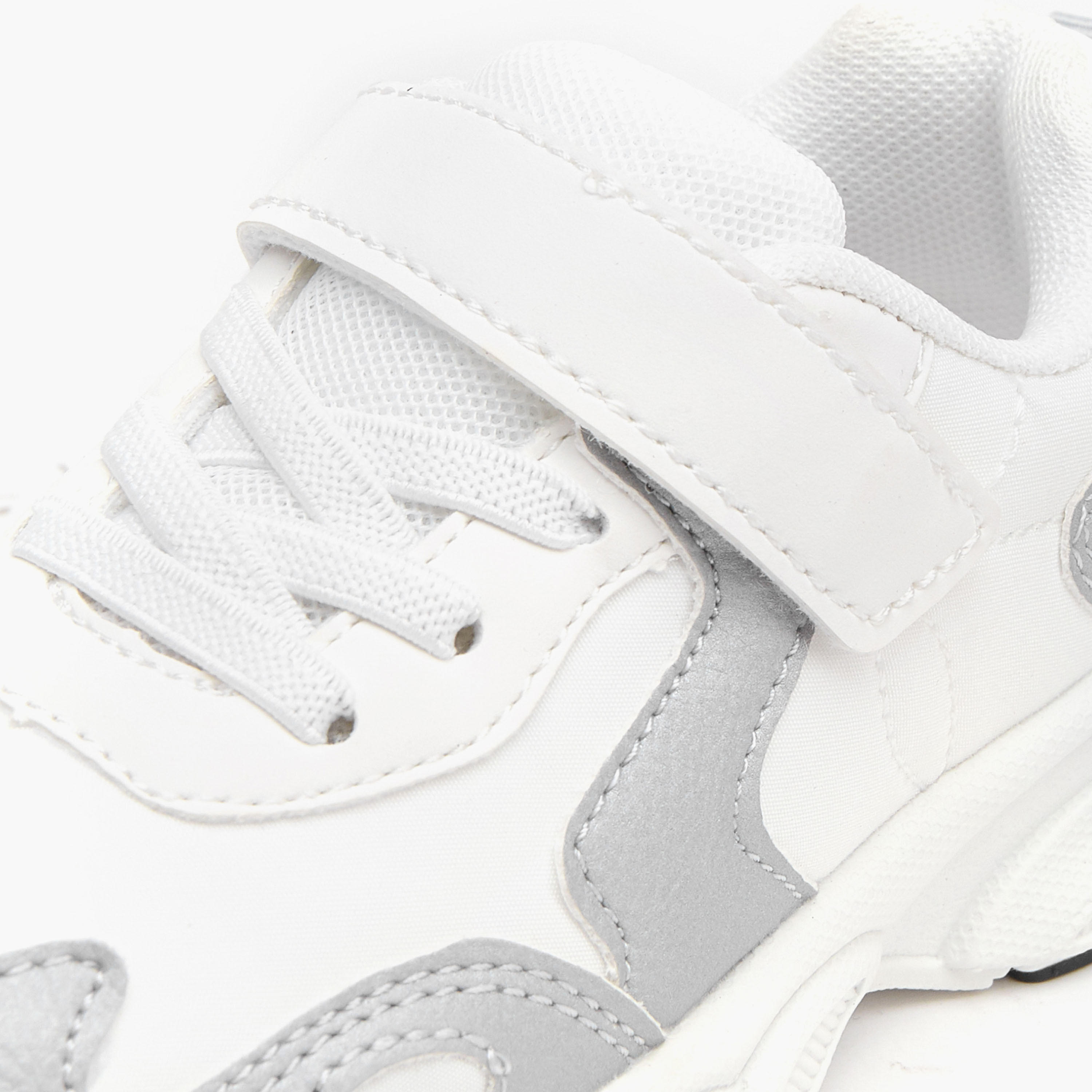 حذاء سنيكرز بشريط إغلاق لاصق للبنات من جونيورز-girls-shoes-sneakers-image-4