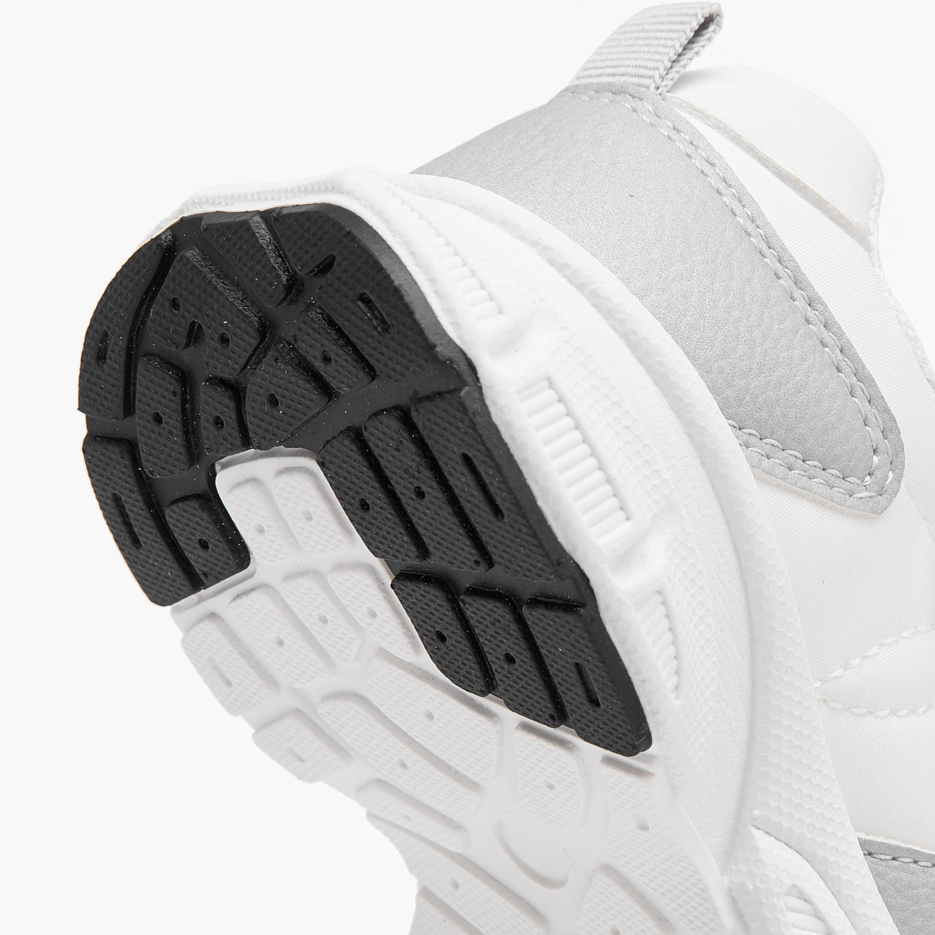 حذاء سنيكرز بشريط إغلاق لاصق للبنات من جونيورز-girls-shoes-sneakers-image-5