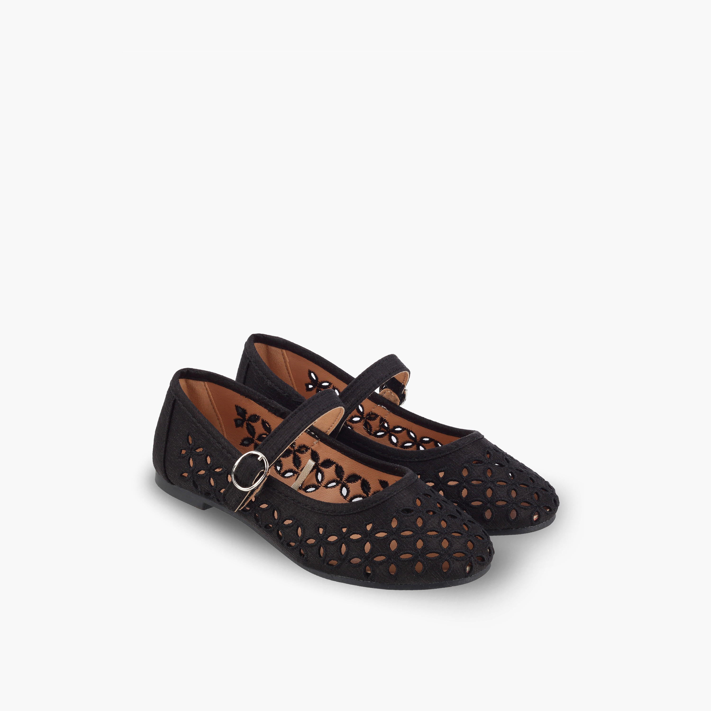 حذاء ماري بفتحات ليزر للبنات من ليتل ميسي-girls-shoes-maryjanes-image-1