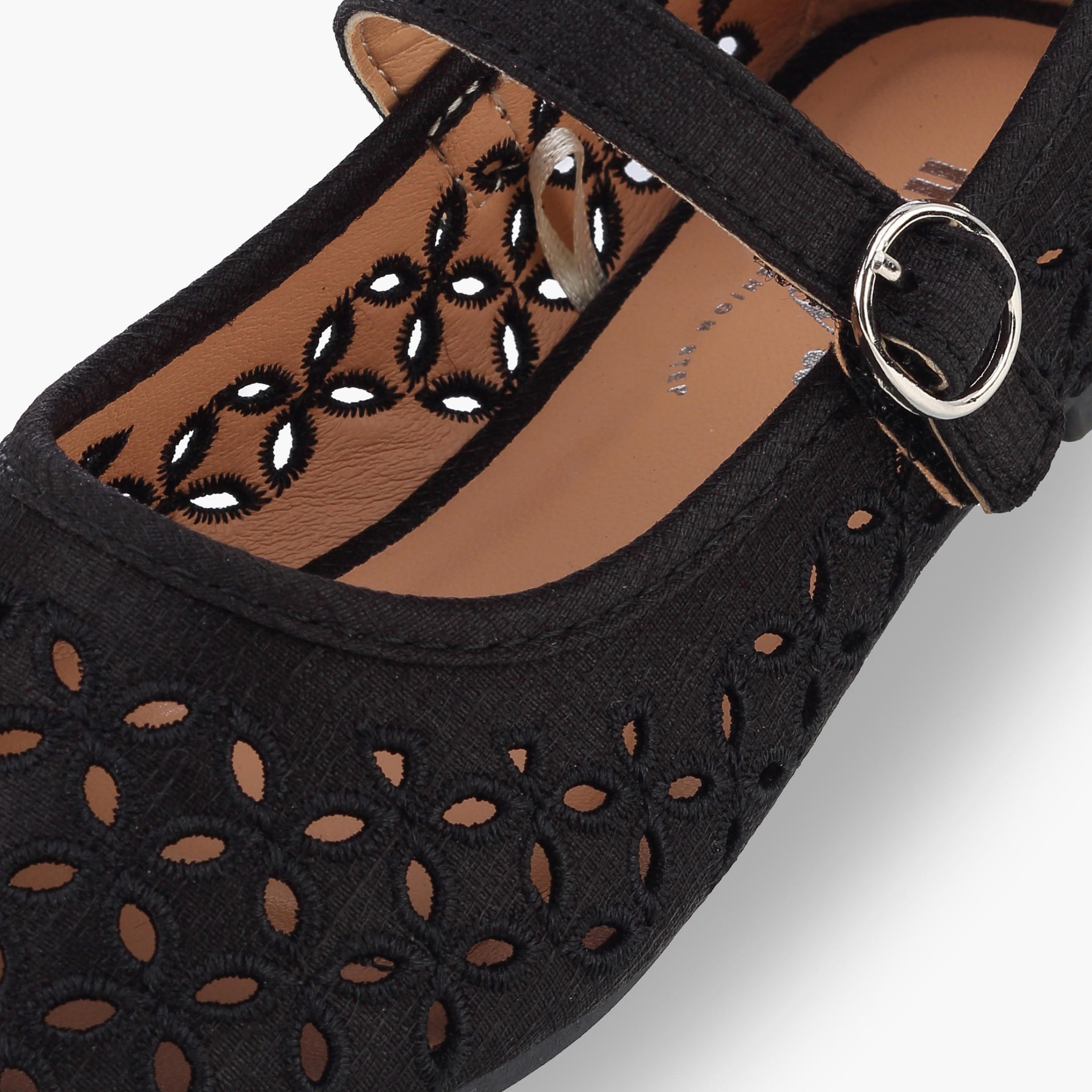 حذاء ماري بفتحات ليزر للبنات من ليتل ميسي-girls-shoes-maryjanes-image-6