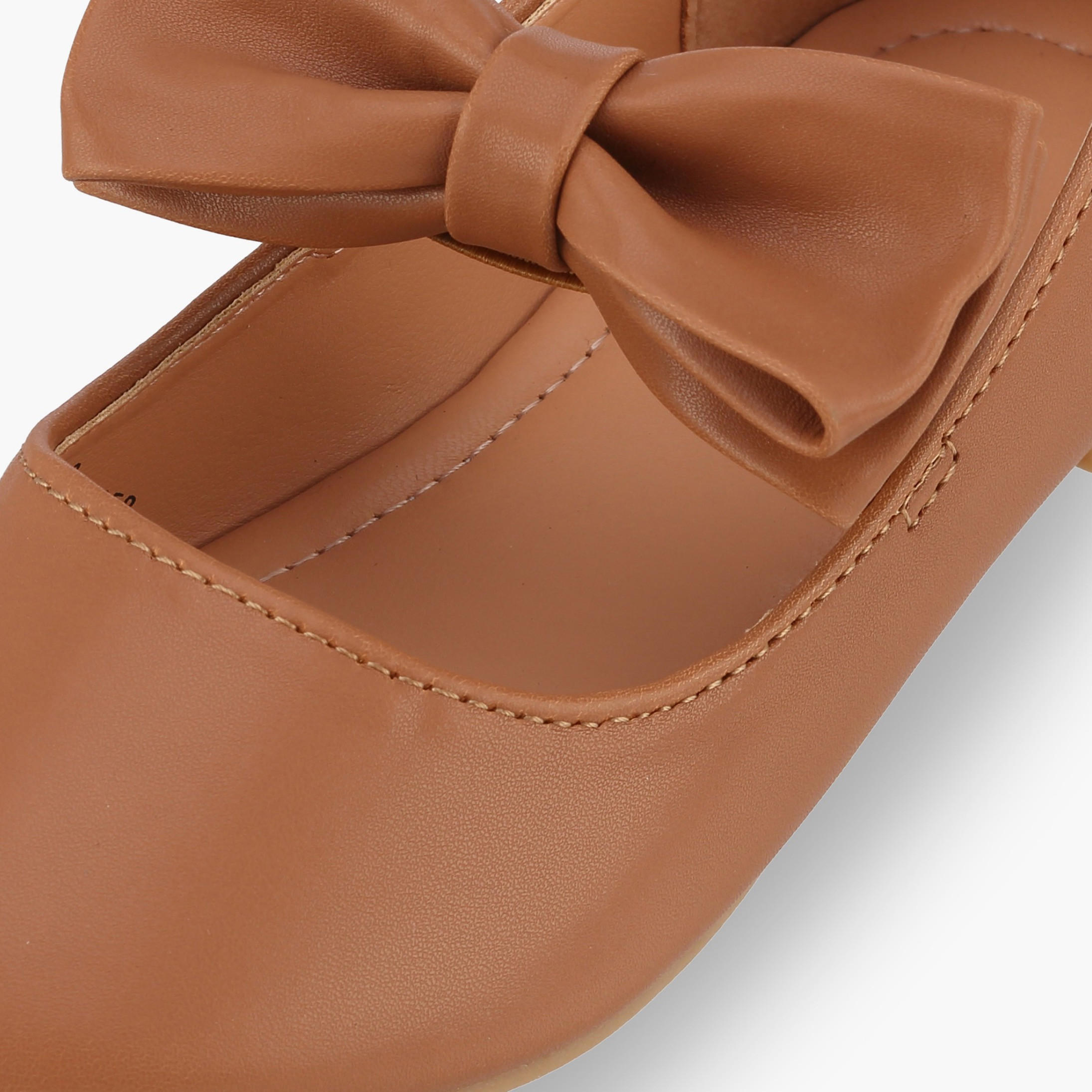 حذاء ماري جين للبنات بتفاصيل فيونكة من فلورا بيلا-girls-shoes-maryjanes-image-6