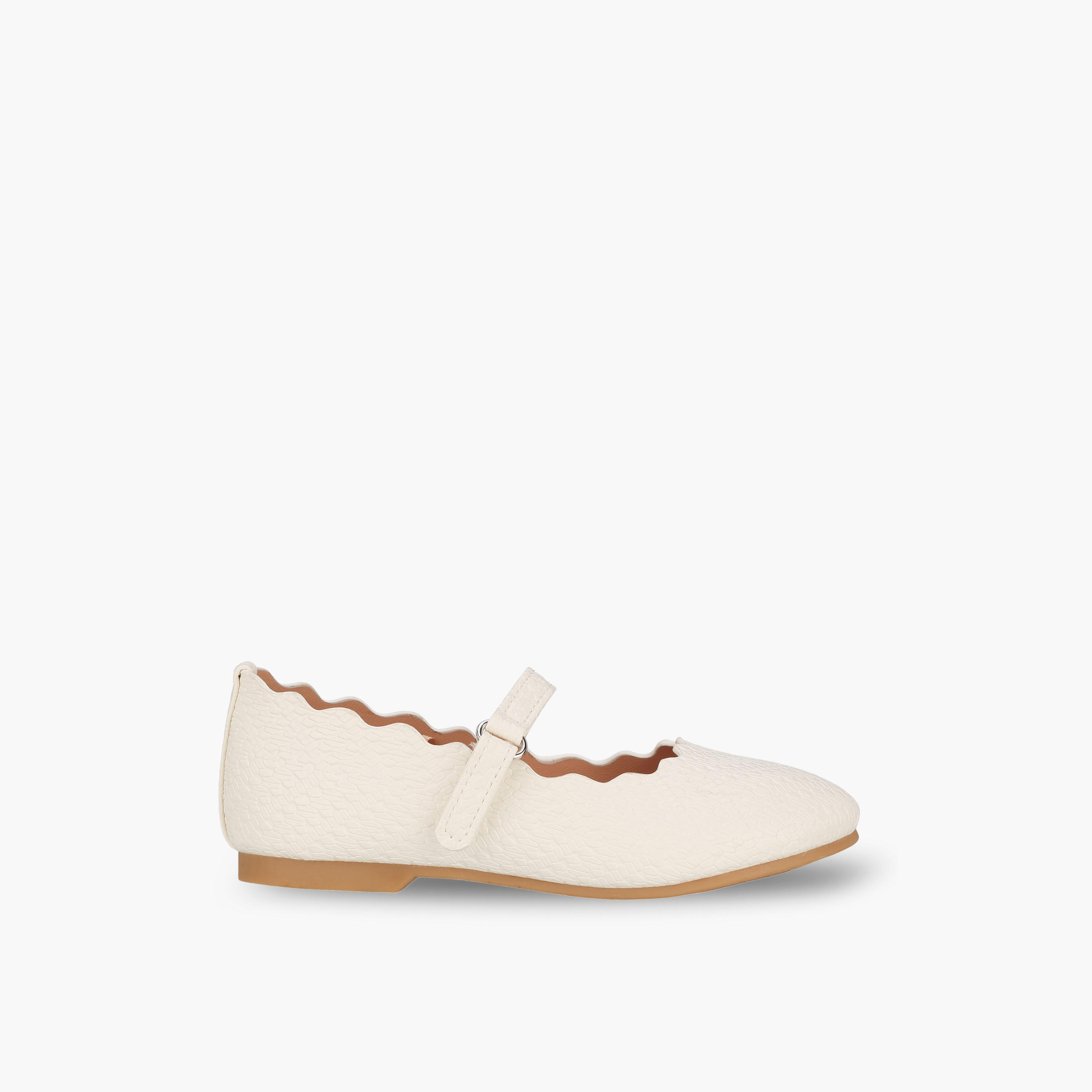 Juniors Girls Textured Mary Jane Shoes with Scalloped Trim-girls-shoes-maryjanes-image-3
