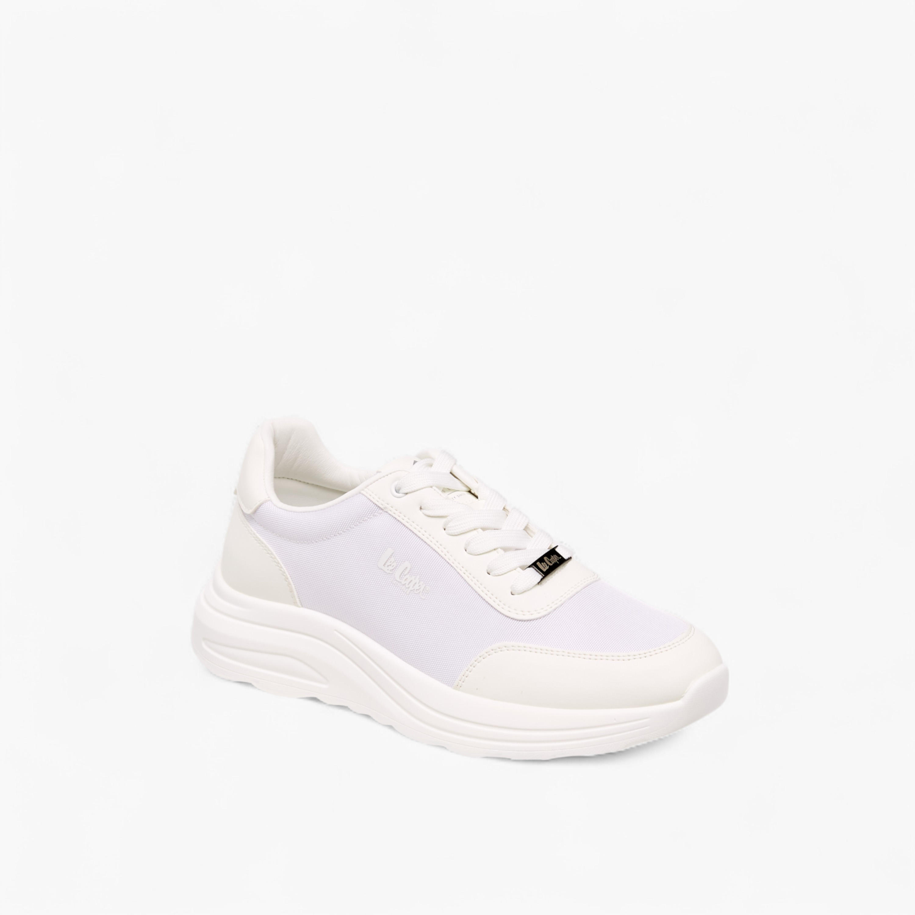 حذاء سنيكرز بطبعات مربعات ورباط إغلاق للرجال من لي كوبر-men-shoes-sneakers-image-2