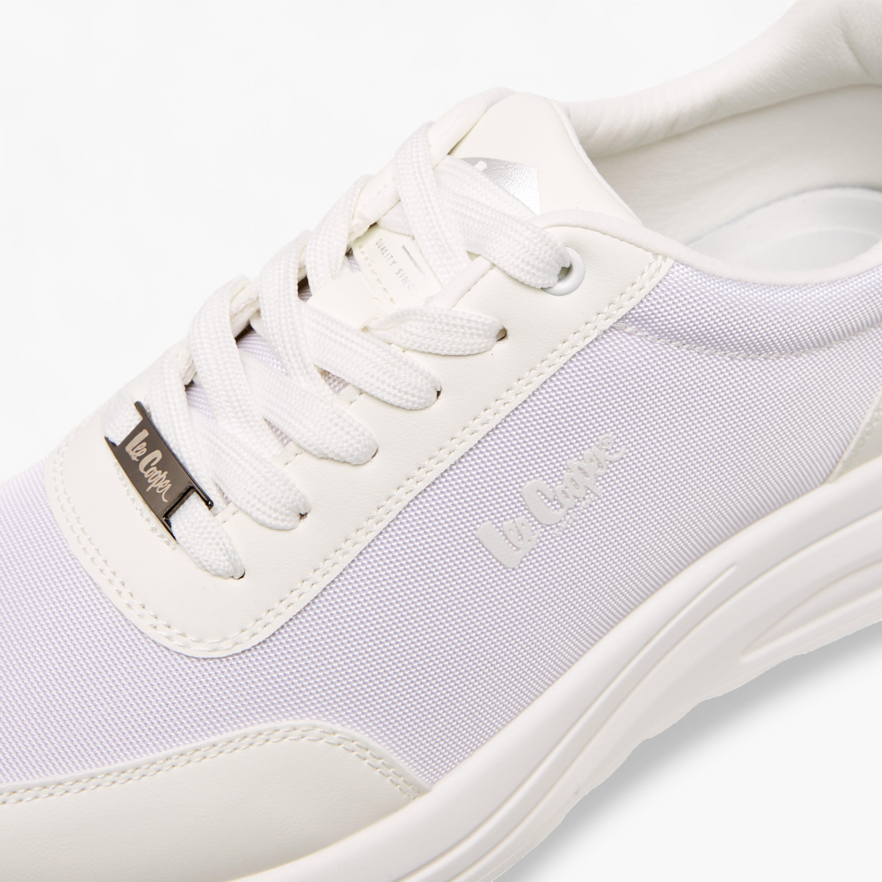 حذاء سنيكرز بطبعات مربعات ورباط إغلاق للرجال من لي كوبر-men-shoes-sneakers-image-4