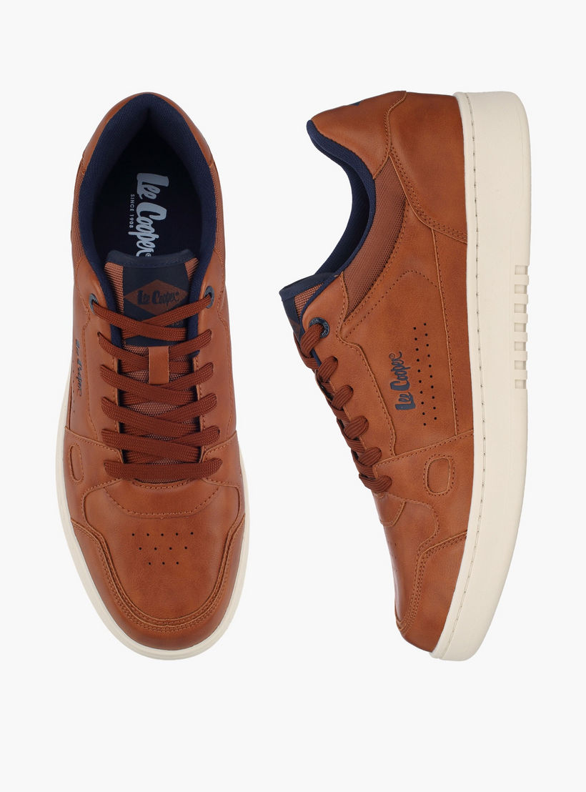 حذاء سنيكرز بطول الكاحل ورباط إغلاق للرجال من لي كوبر-men-shoes-sneakers-image-1