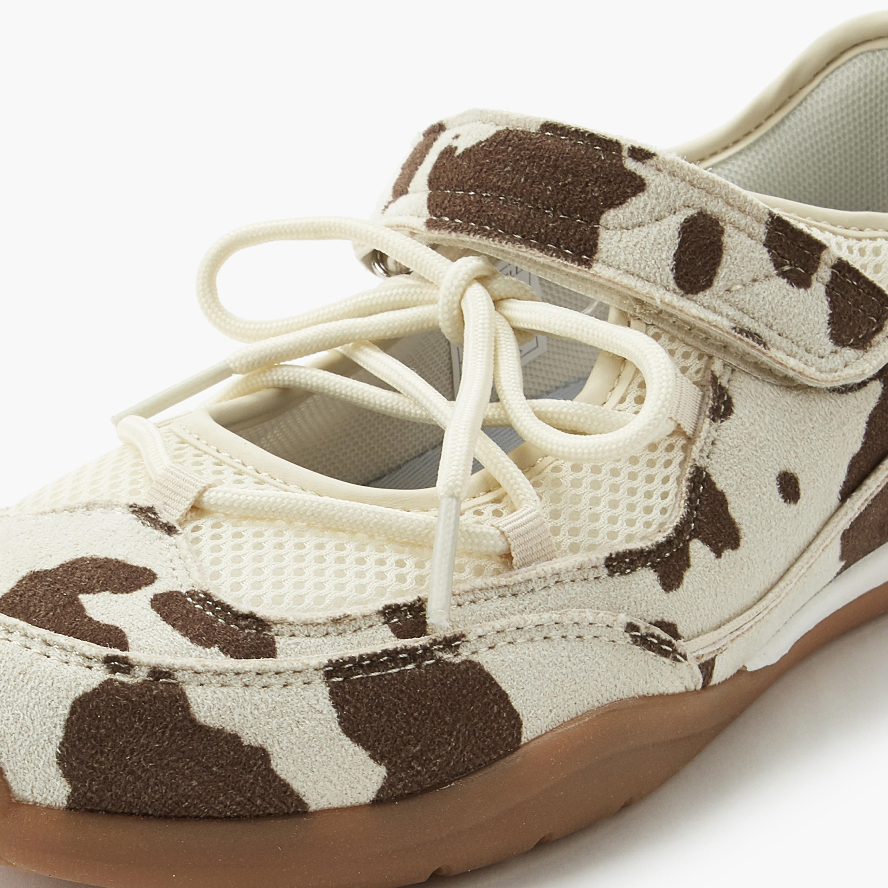 حذاء سنيكرز طول الكاحل بشريط إغلاق لاصق للنساء من فلو فلورا بيلا-women-shoes-sneakers-image-4