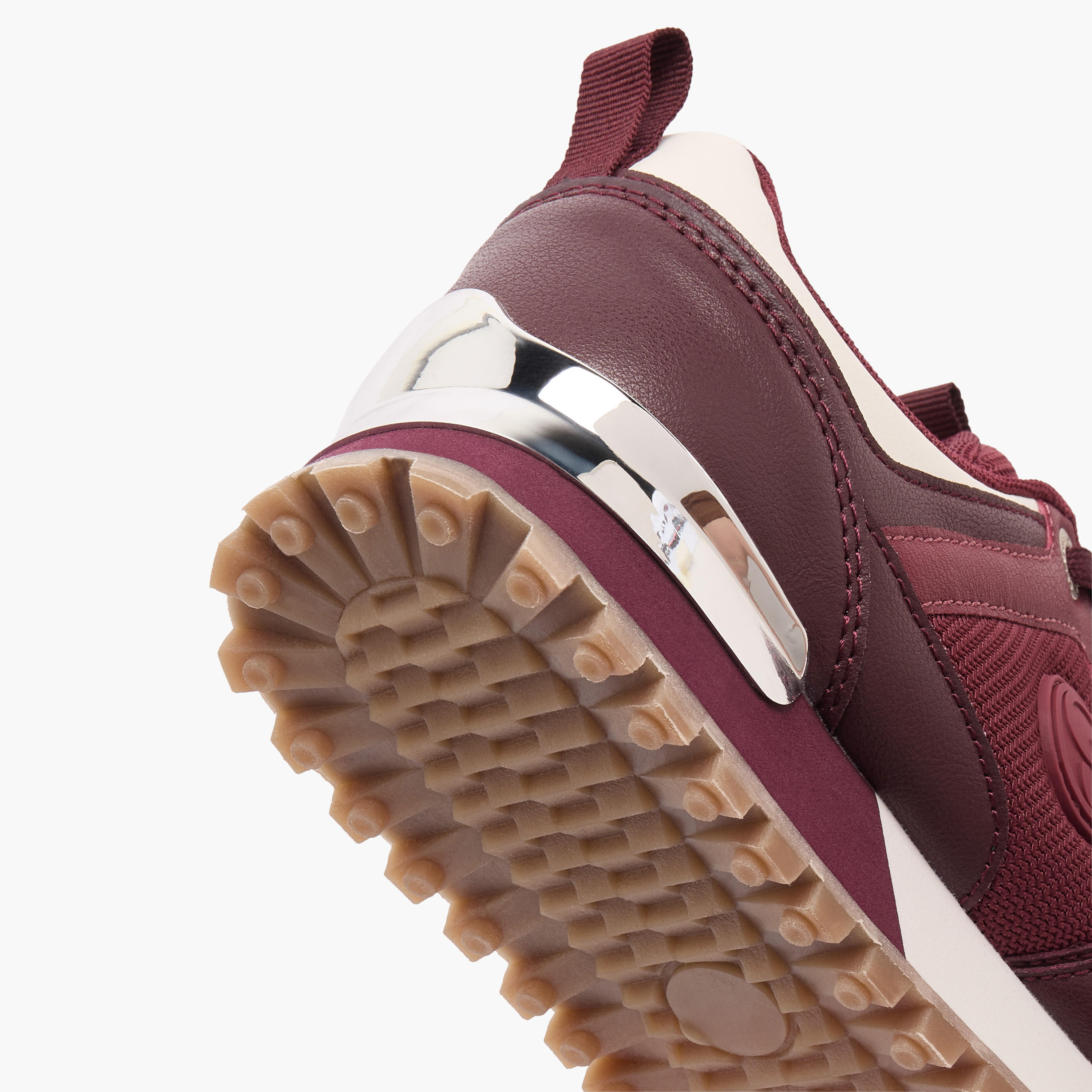 حذاء رياضي نسائي بتصميم مُجزّأ وأربطة من سيليست-women-shoes-sneakers-image-5