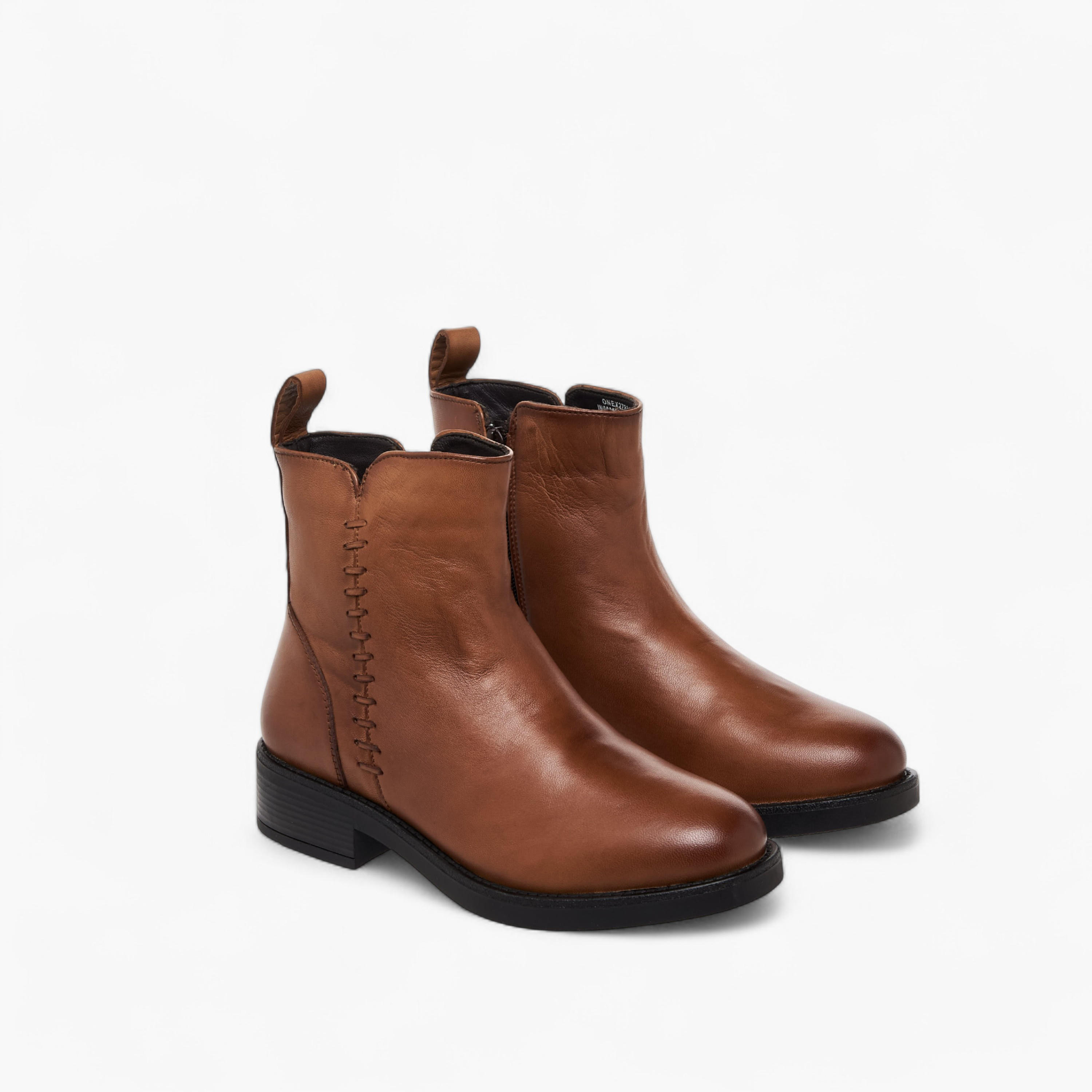 بوت جلد طول الكاحل بكعب سميك للنساء من بابريكا-women-shoes-boots-image-1