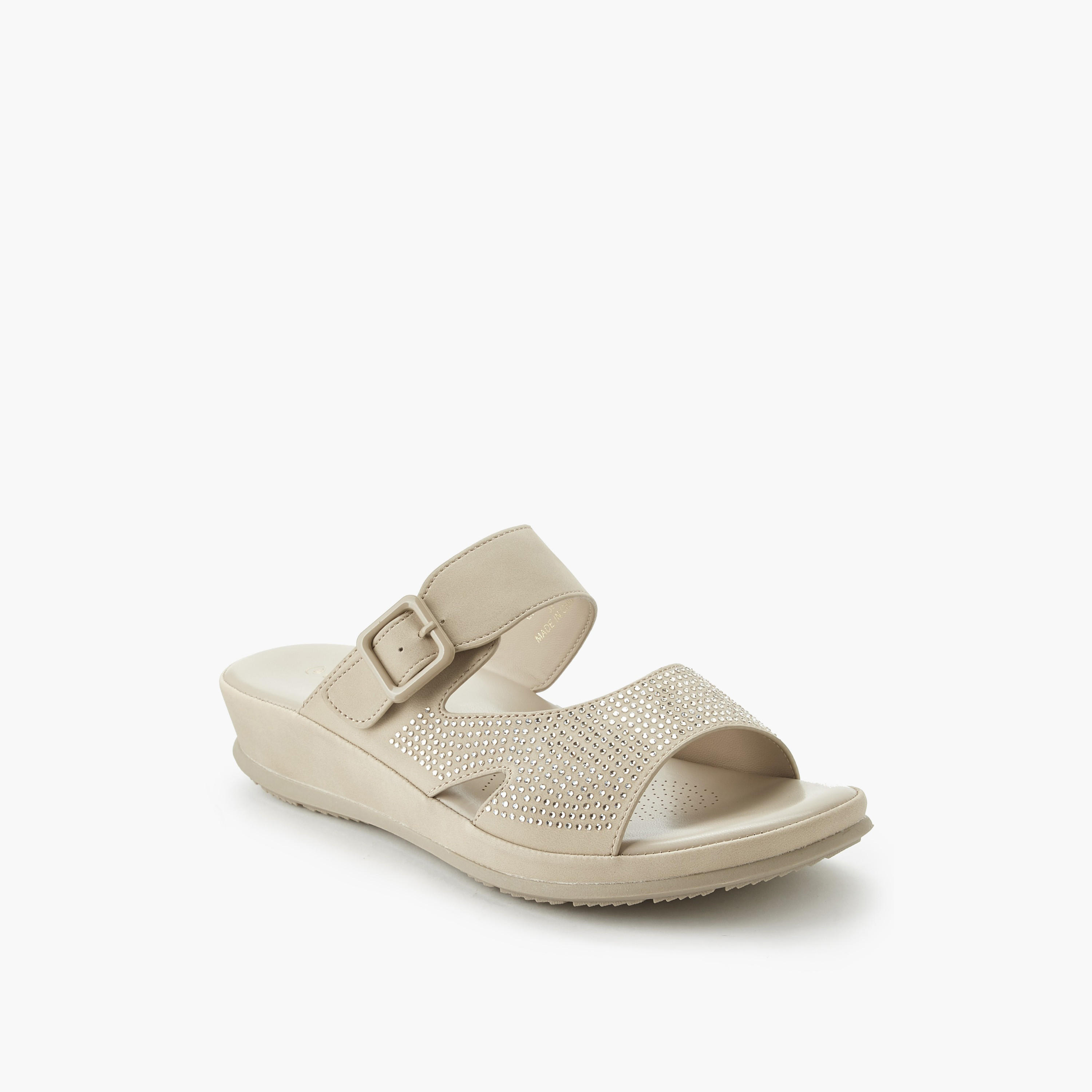 صندل مريح مزين بتفاصيل للنساء من لو كونفورت-women-shoes-flats-sandals-image-2