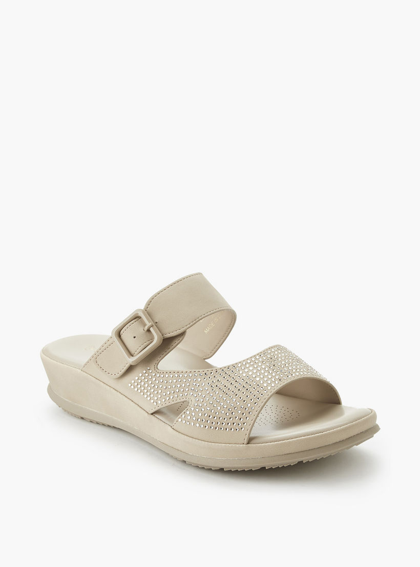 صندل مريح مزين بتفاصيل للنساء من لو كونفورت-women-shoes-flats-sandals-image-2