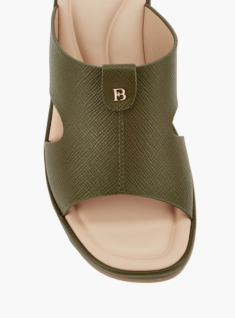 صند بكعب عريض وتصميم عصري للنساء من فلورا بيلا-women-shoes-sandals-heeled-image-4
