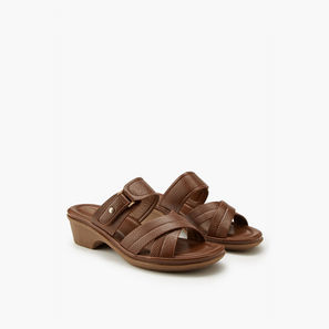 صندل بارز الملمس سهل الارتداء بحزام متقاطع من فلورا بيلا-women-shoes-sandals-heeled-image-1