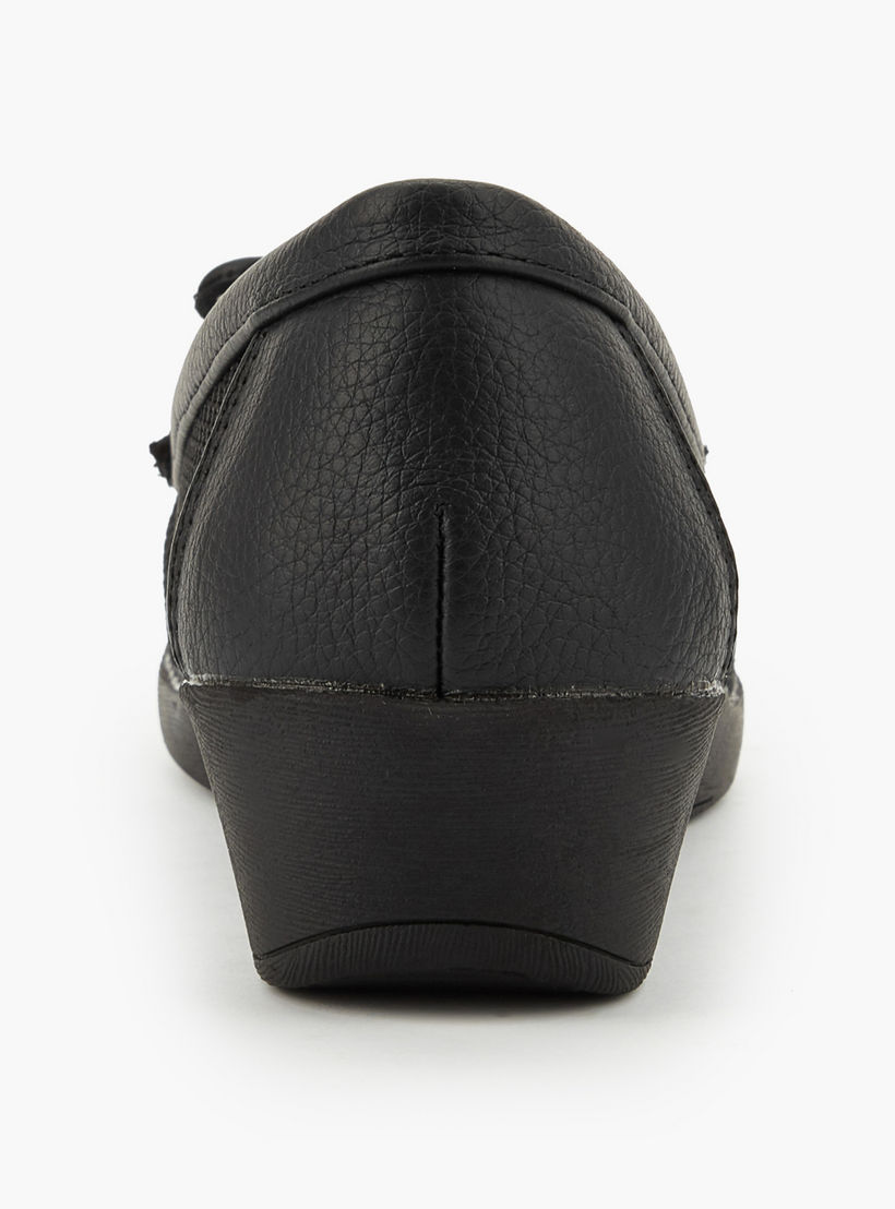 حذاء موكاسين بكعب ويدج للنساء من فلورا بيلا-women-shoes-flats-moccasins-image-5