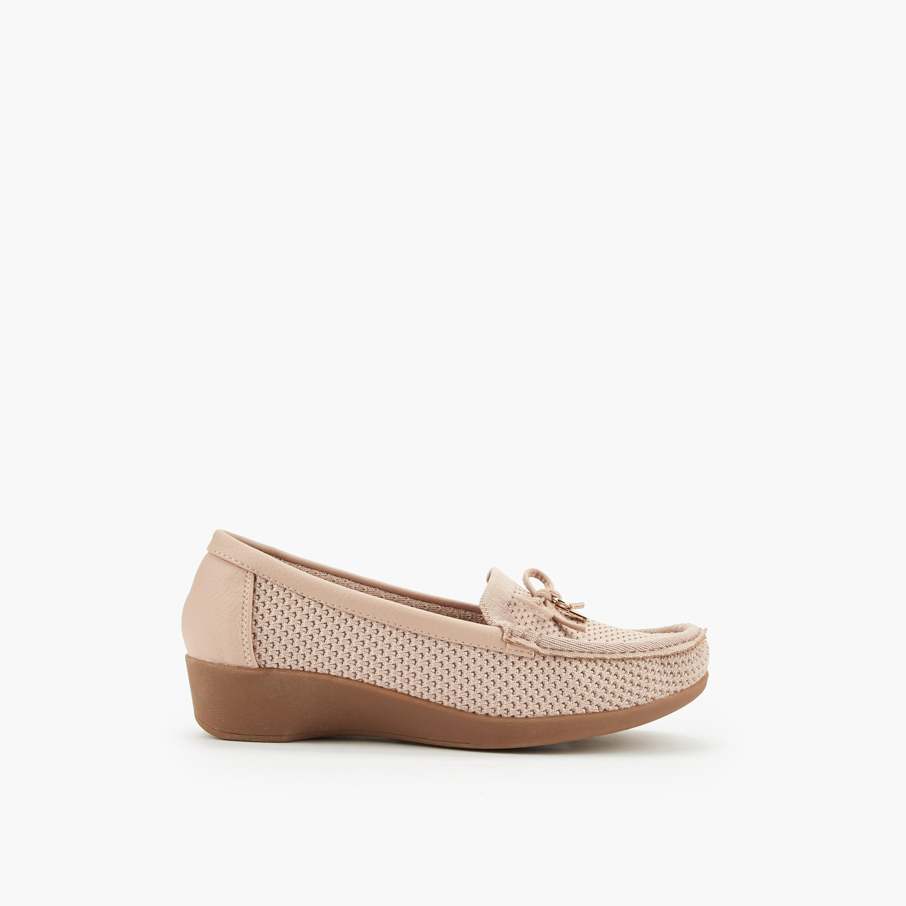 حذاء موكاسين بكعب ويدج للنساء من فلورا بيلا-women-shoes-flats-moccasins-image-3