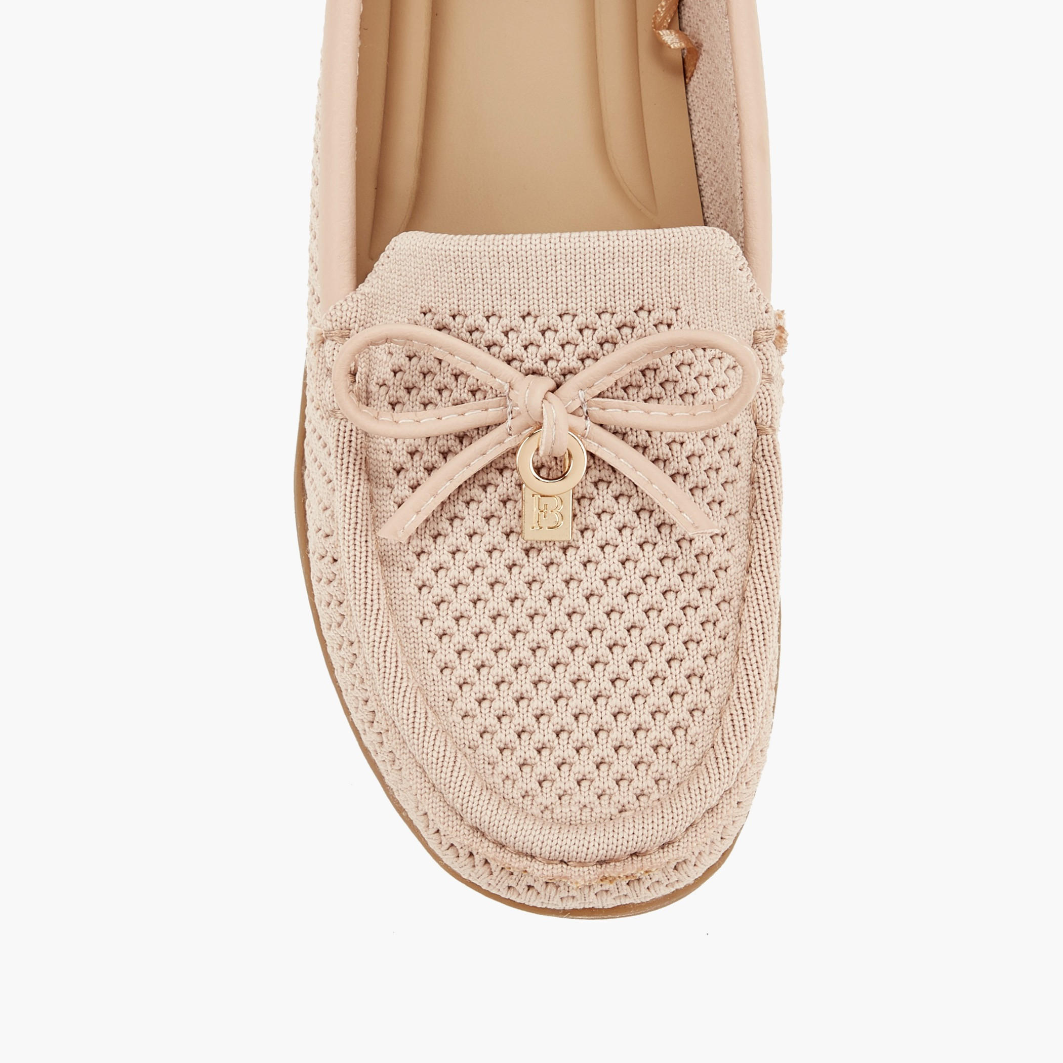 حذاء موكاسين بكعب ويدج للنساء من فلورا بيلا-women-shoes-flats-moccasins-image-4