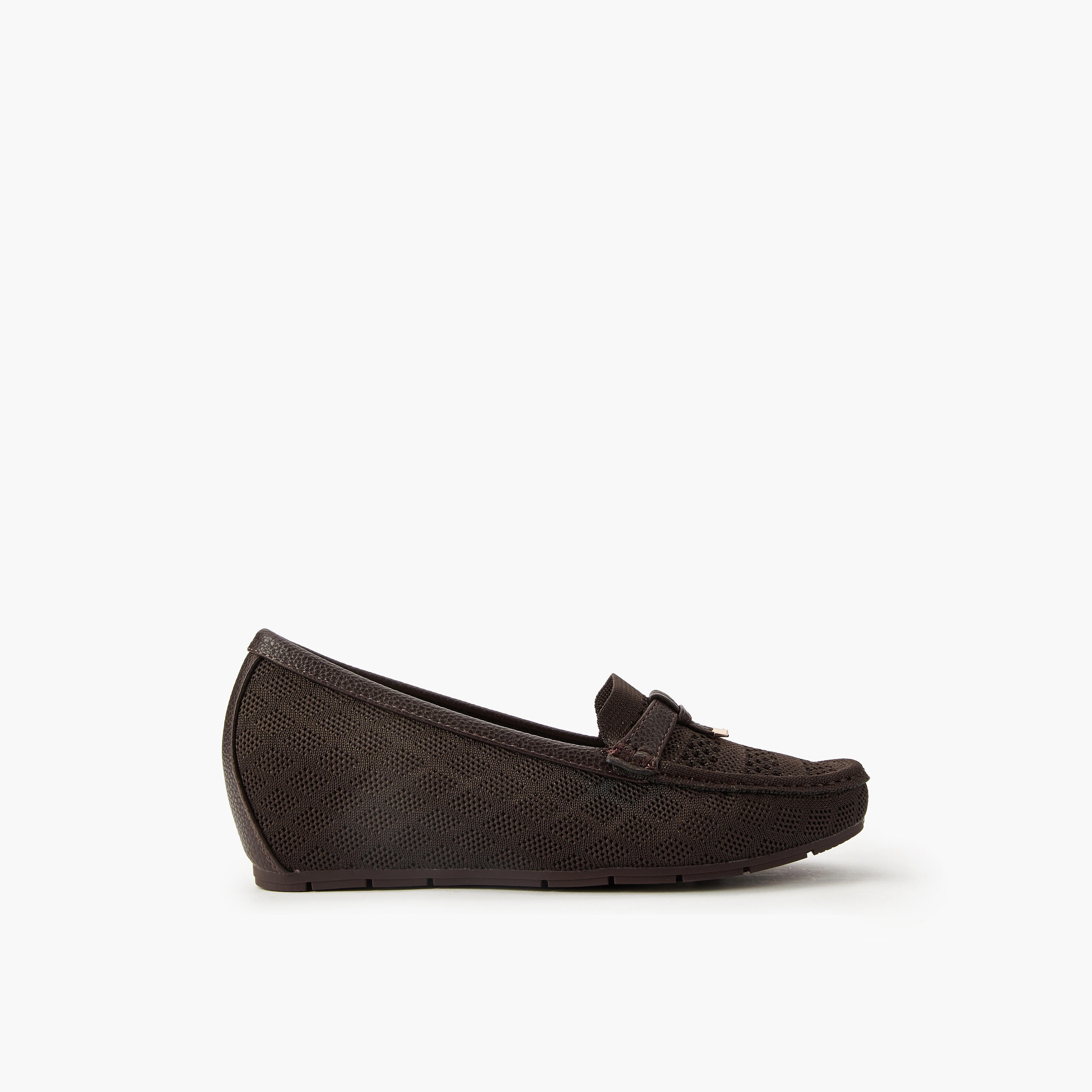 حذاء لوفر بكعب ويدج وثقوب تهوية للنساء من فلورا بيلا-women-shoes-heels-image-2