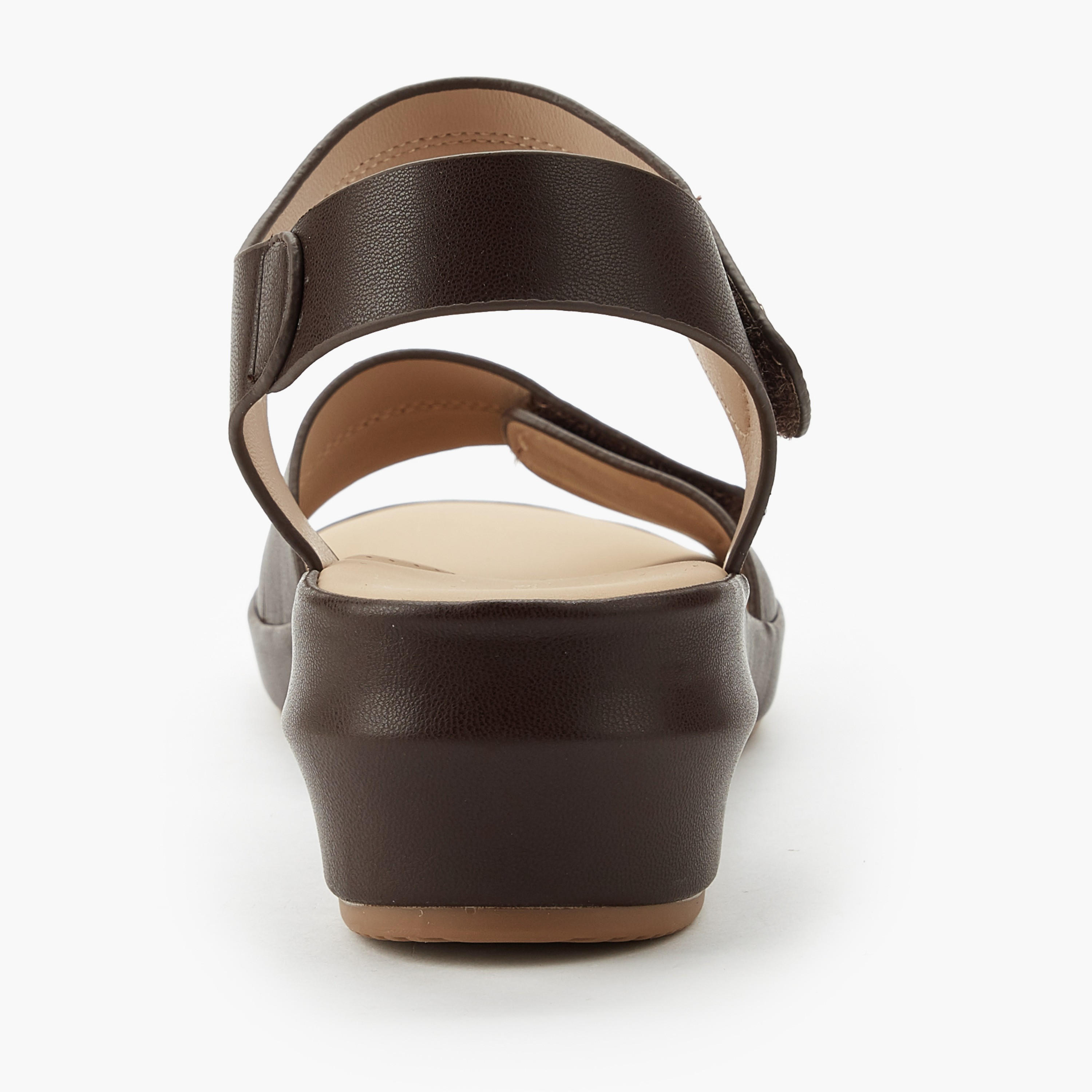 صندل مريح بكعب ويدج للنساء من فلورا بيلا-women-shoes-sandals-heeled-image-5