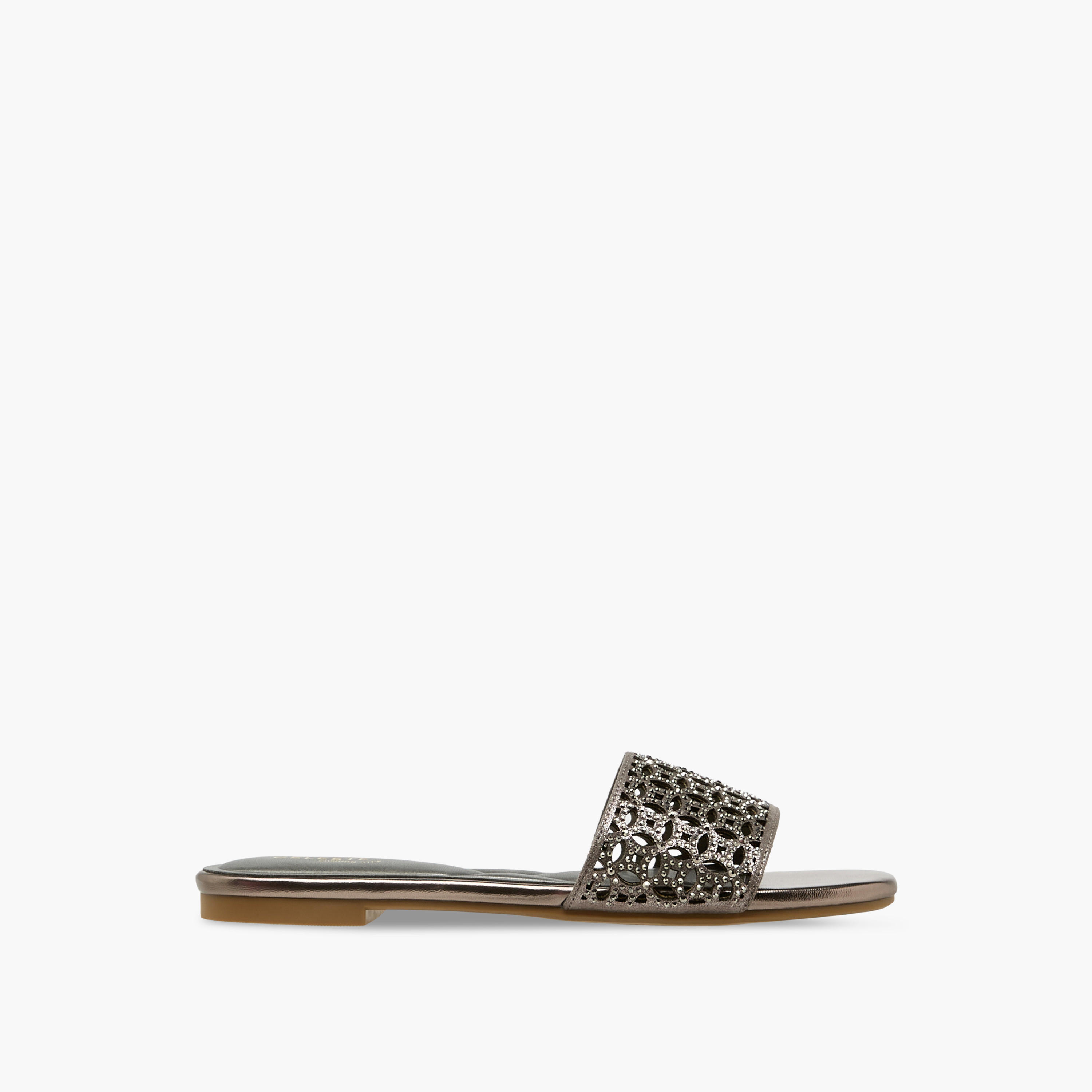 صندل مزين سهل الارتداء للنساء من سيليست-women-shoes-flats-sandals-image-3