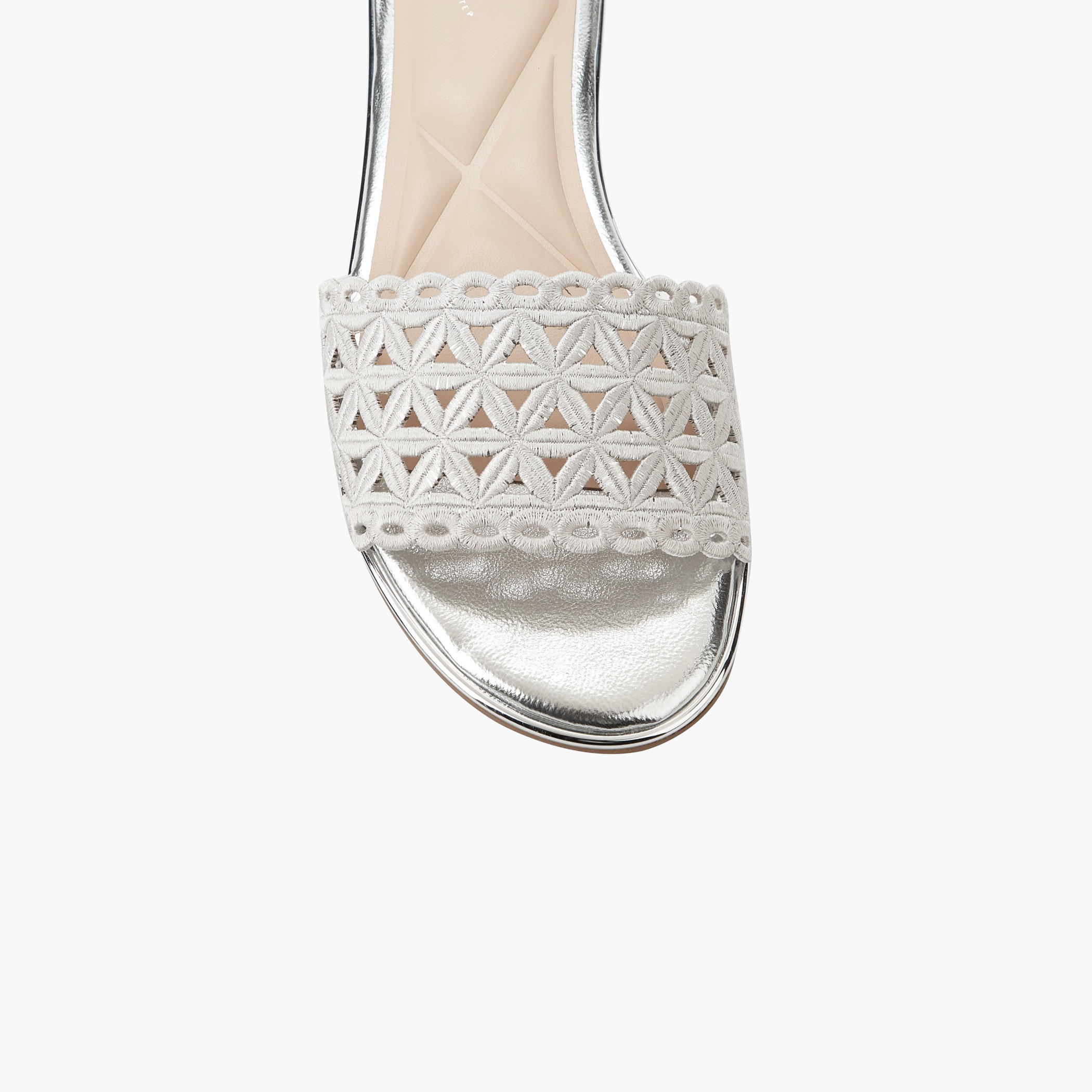 صندل مسطح بتفاصيل مفرغة بالليزر للنساء من سيليست-women-shoes-flats-sandals-image-4