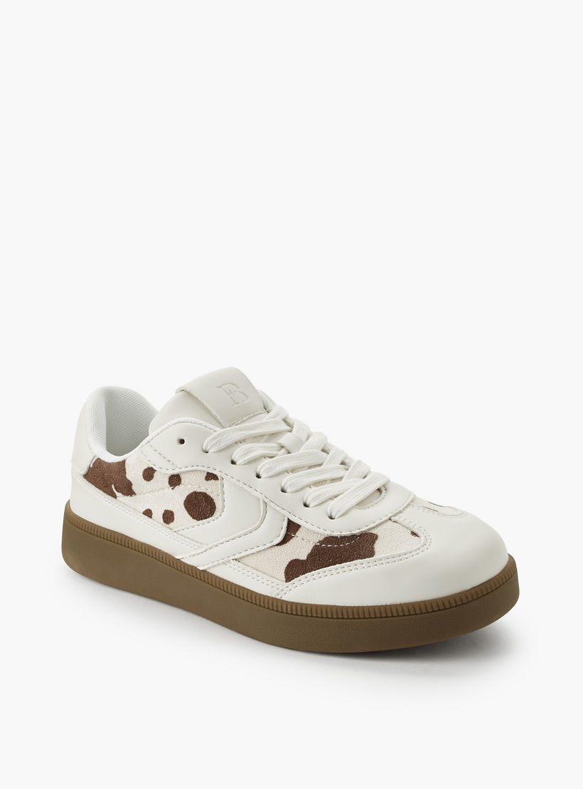 حذاء سنيكرز برباط إغلاق للنساء من فلورا بيلا-women-shoes-sneakers-image-2