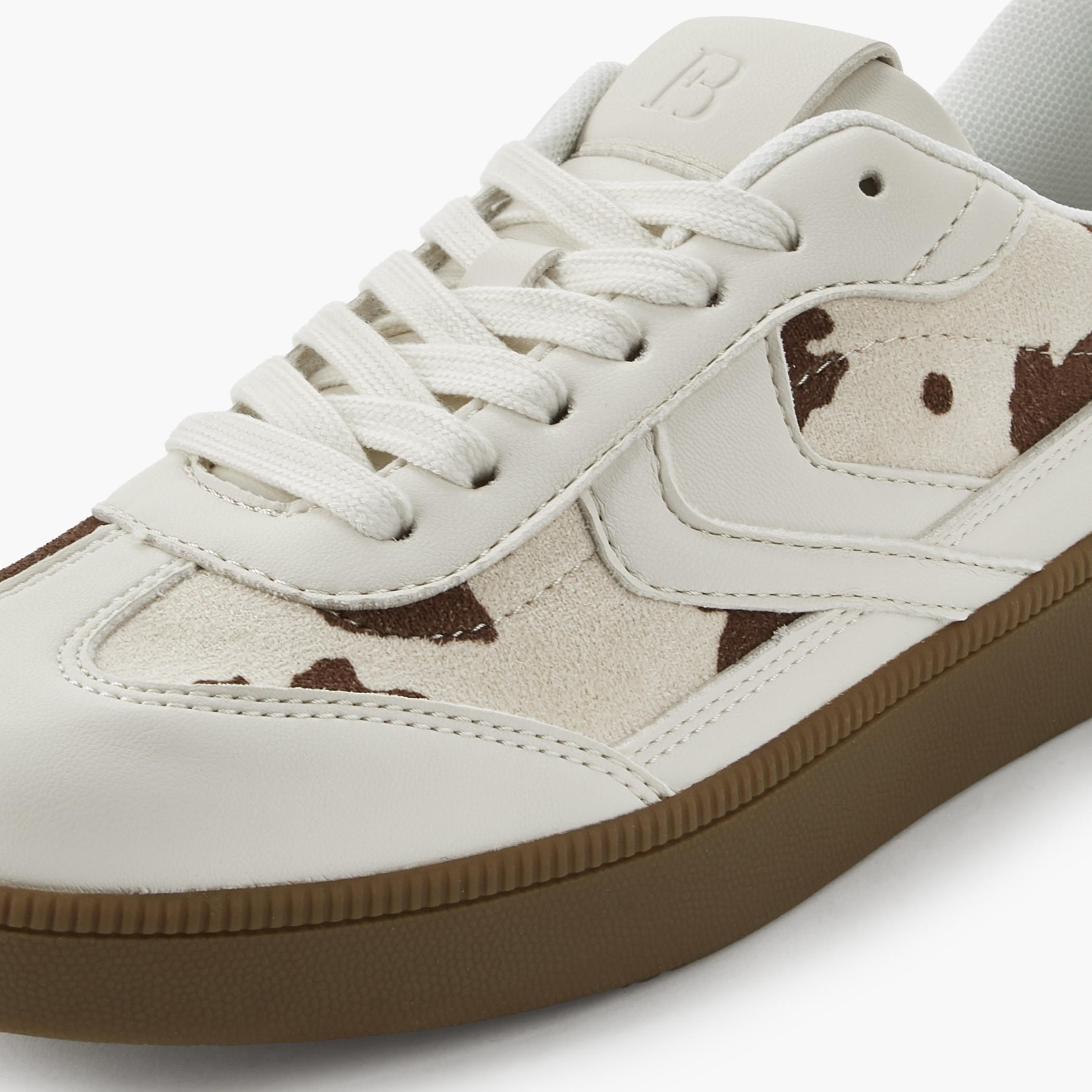 حذاء سنيكرز برباط إغلاق للنساء من فلورا بيلا-women-shoes-sneakers-image-4