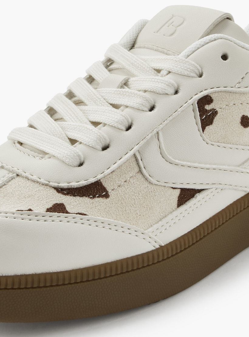 حذاء سنيكرز برباط إغلاق للنساء من فلورا بيلا-women-shoes-sneakers-image-4