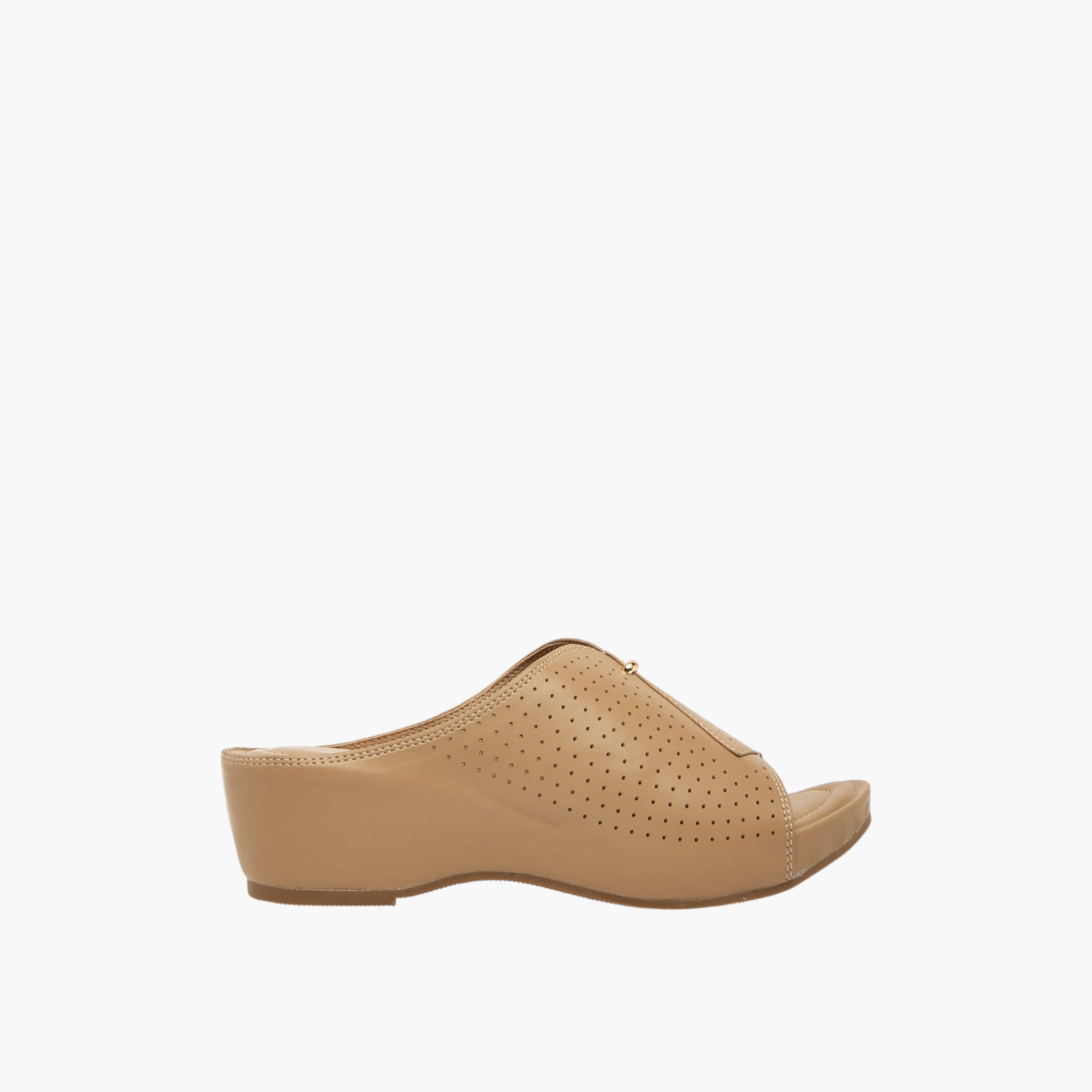 صندل بمقدمة أصابع مفتوحة سهل الارتداء بثقوب مع كعب عريض للنساء من بابريكا-women-shoes-sandals-heeled-image-2