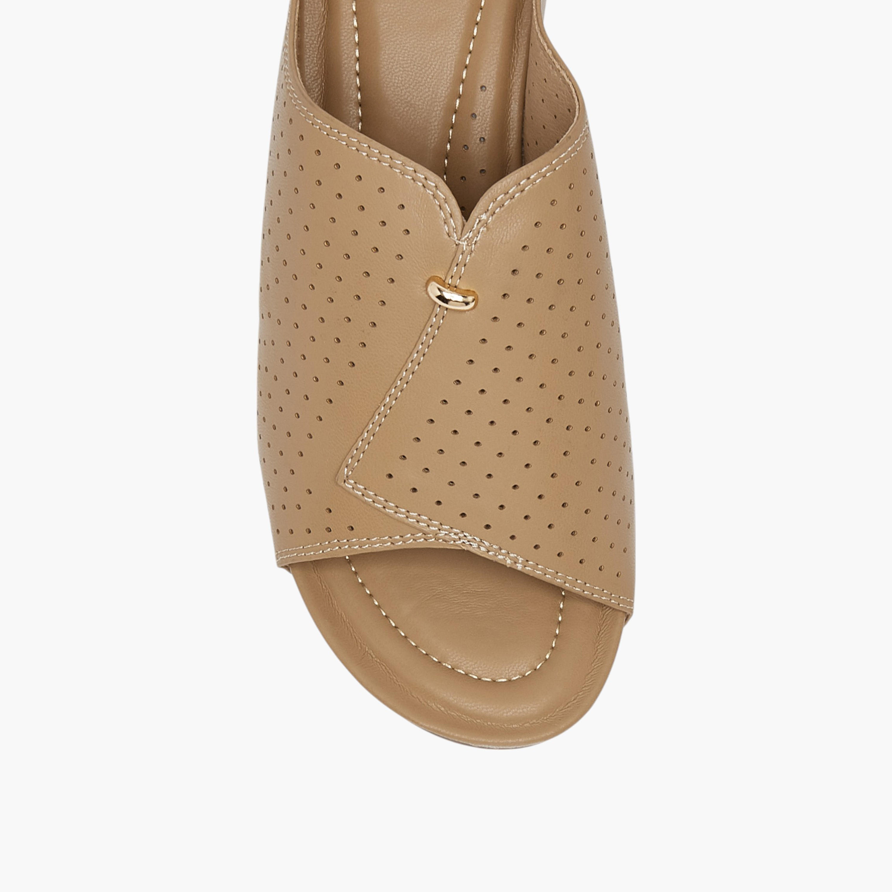 صندل بمقدمة أصابع مفتوحة سهل الارتداء بثقوب مع كعب عريض للنساء من بابريكا-women-shoes-sandals-heeled-image-5
