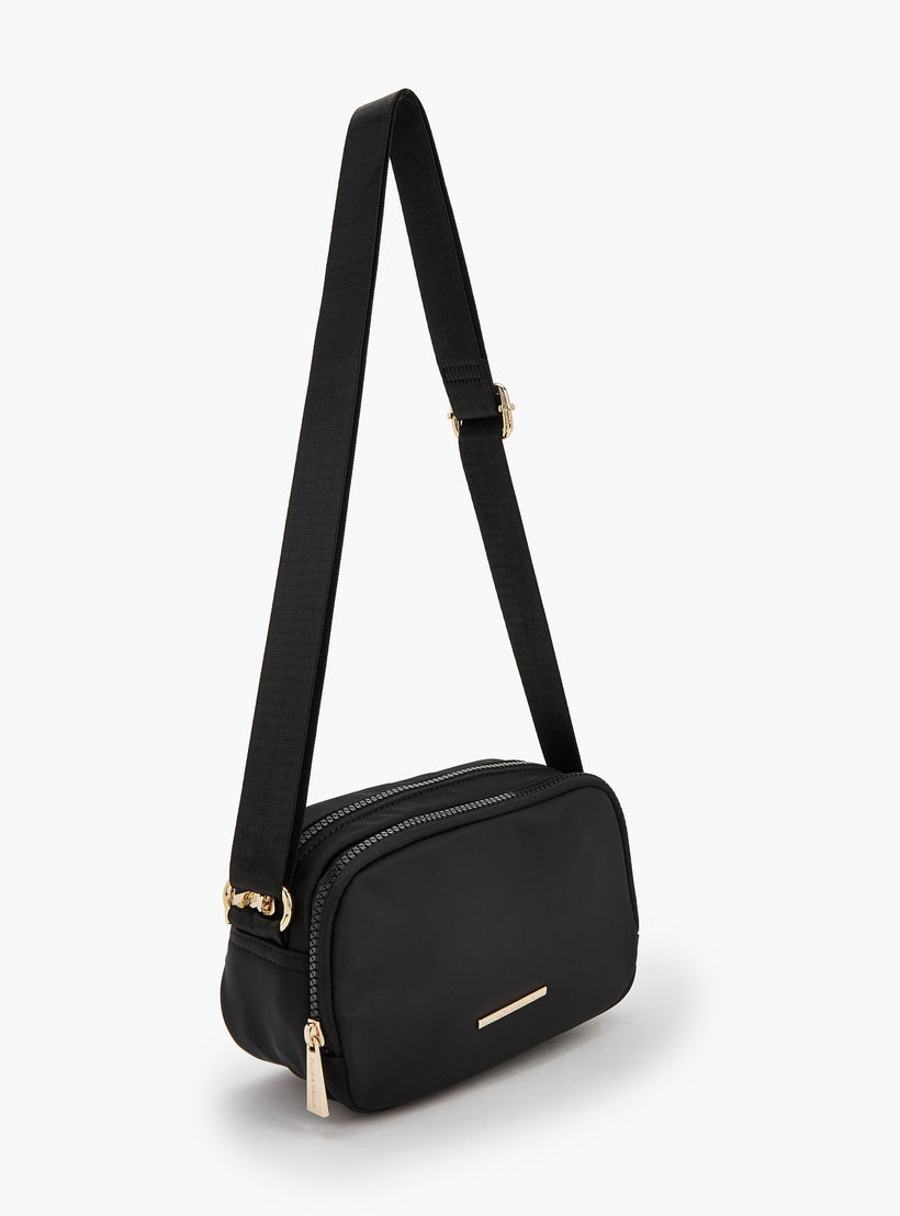 شنطة كروس بودي سادة بحزام قابل للتعديل من فلورا بيلا-women-bagsandwallets-handbags-image-2