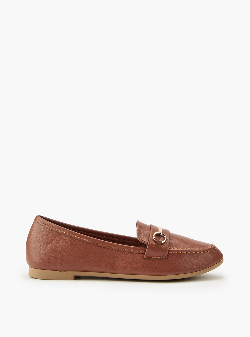 حذاء سهل الارتداء بتزيينات ميتاليك من فلورا بيلا-women-shoes-loafersandmoccasins-image-2