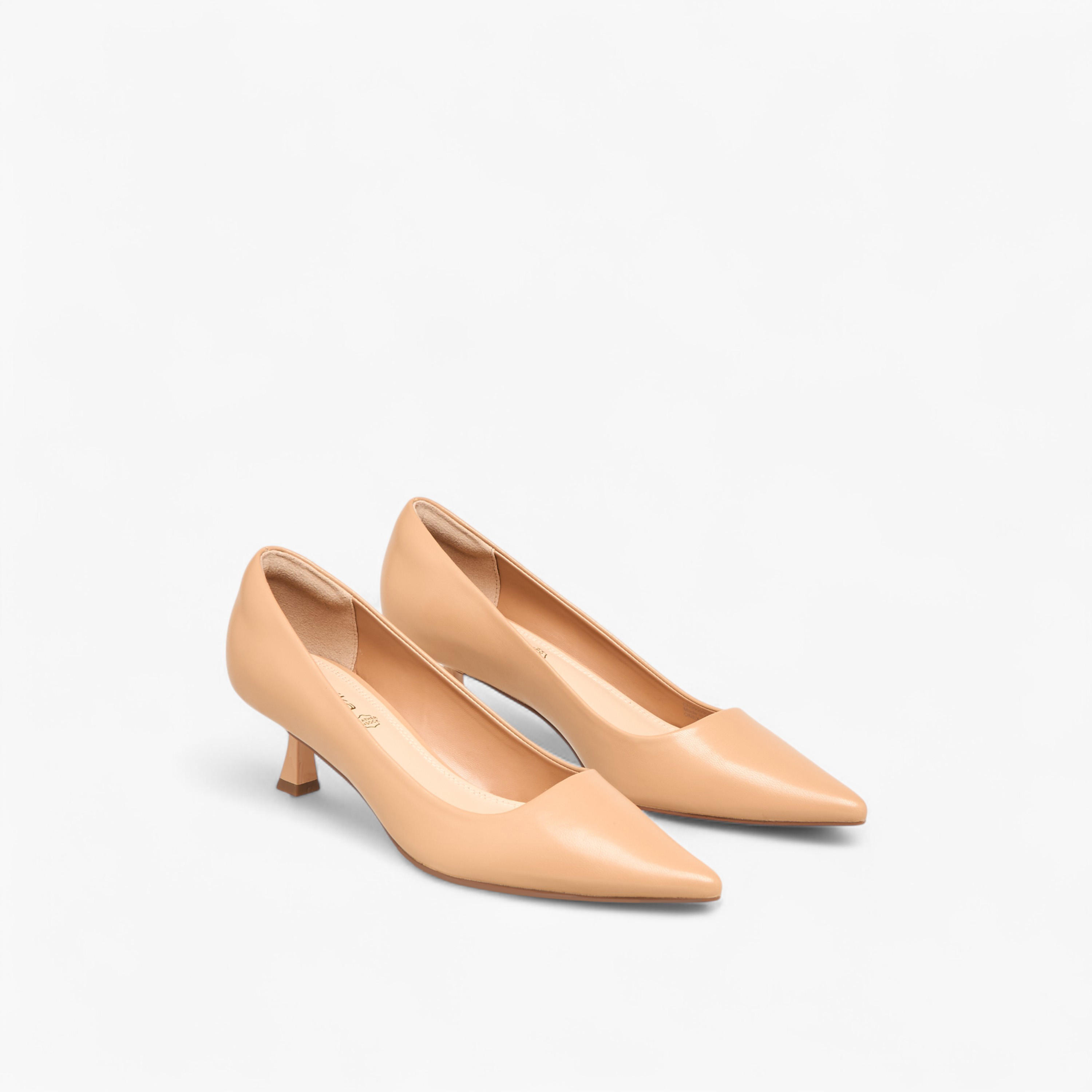 حذاء سادة بمقدمة مدببة وكعب صغير للنساء من بابريكا-women-shoes-sandals-heeled-image-1