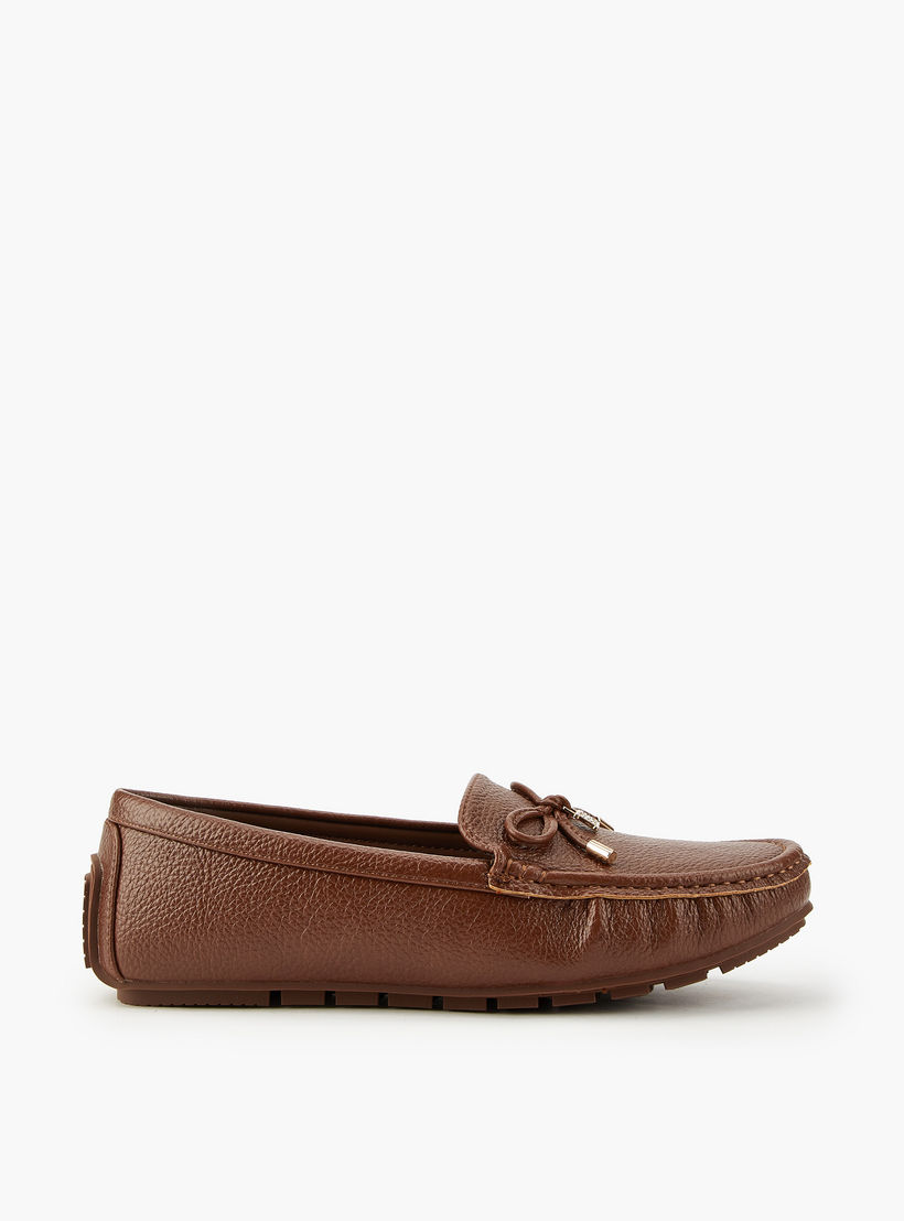 حذاء موكاسين بارز الملمس سهل الارتداء بفيونكة من فلورا بيلا-women-shoes-flats-moccasins-image-3