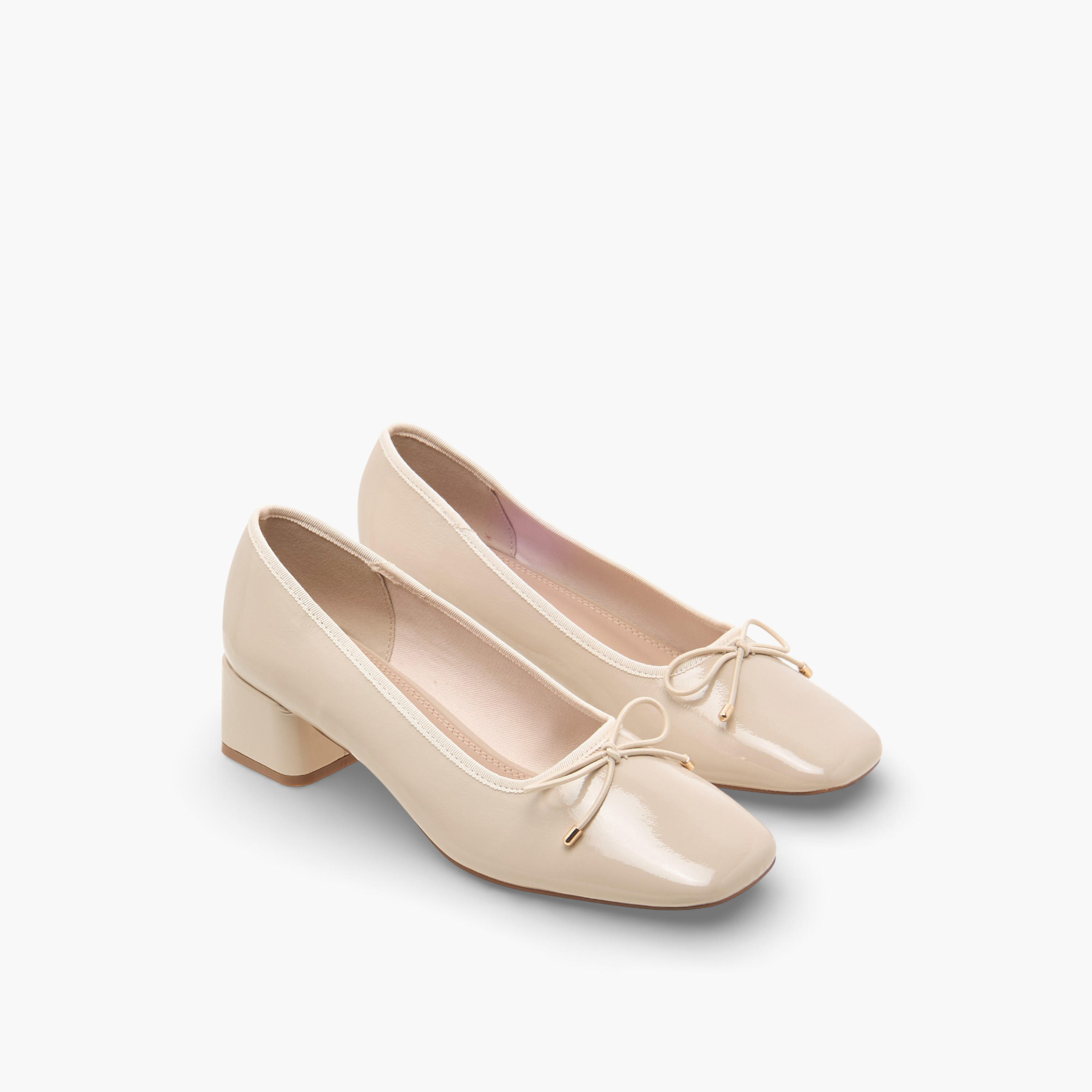 حذاء كلاسيكي بكعب سميك للنساء من سيليست-women-shoes-sandals-heeled-image-1