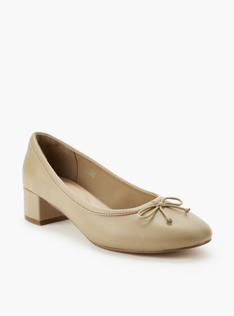 حذاء بومب بكعب سميك وتفاصيل فيونكة للنساء من سيليست-women-shoes-sandals-heeled-image-2