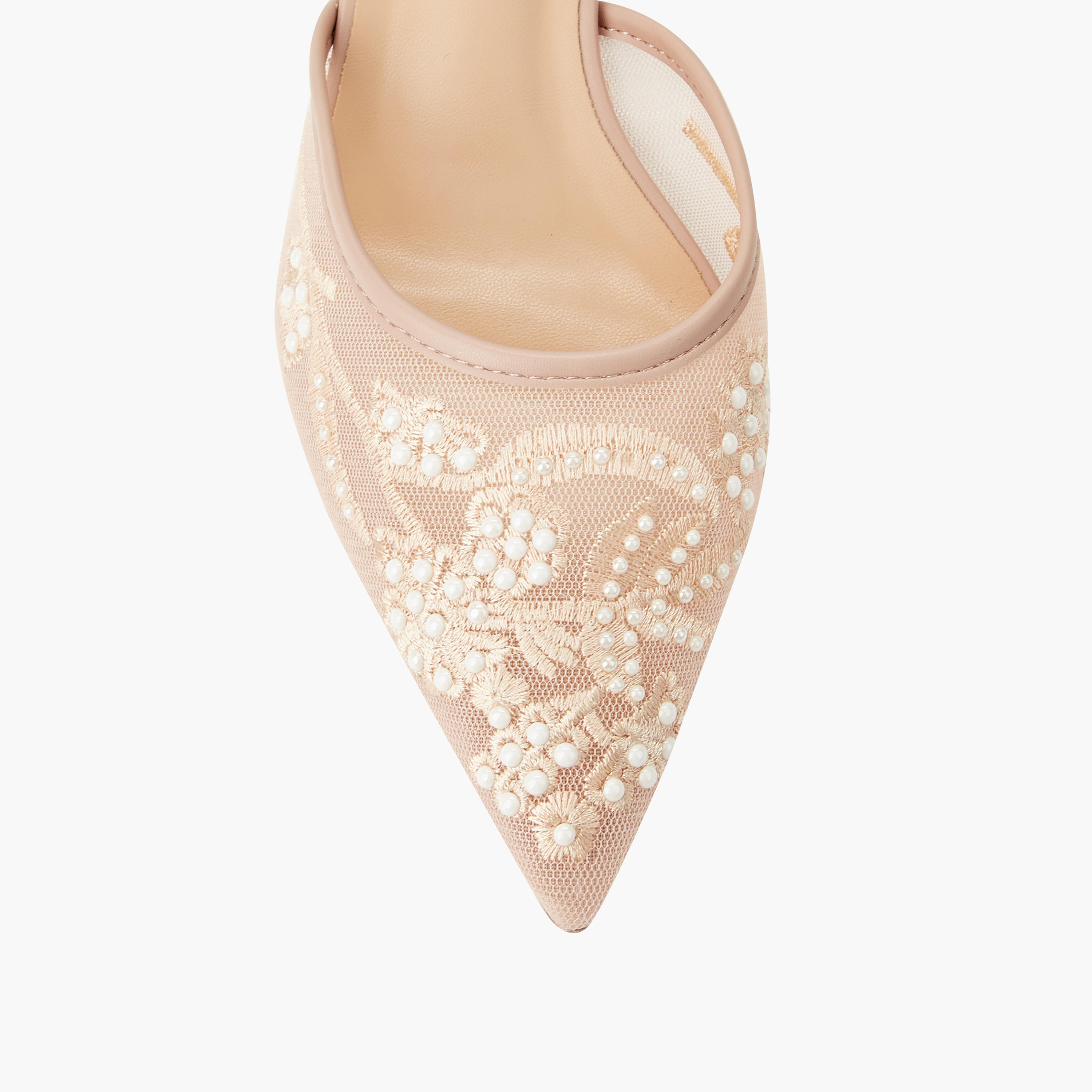 حذاء بمقدمة مدببة وكعب صغير وتزيينات للنساء من سيليست-women-shoes-sandals-heeled-image-4