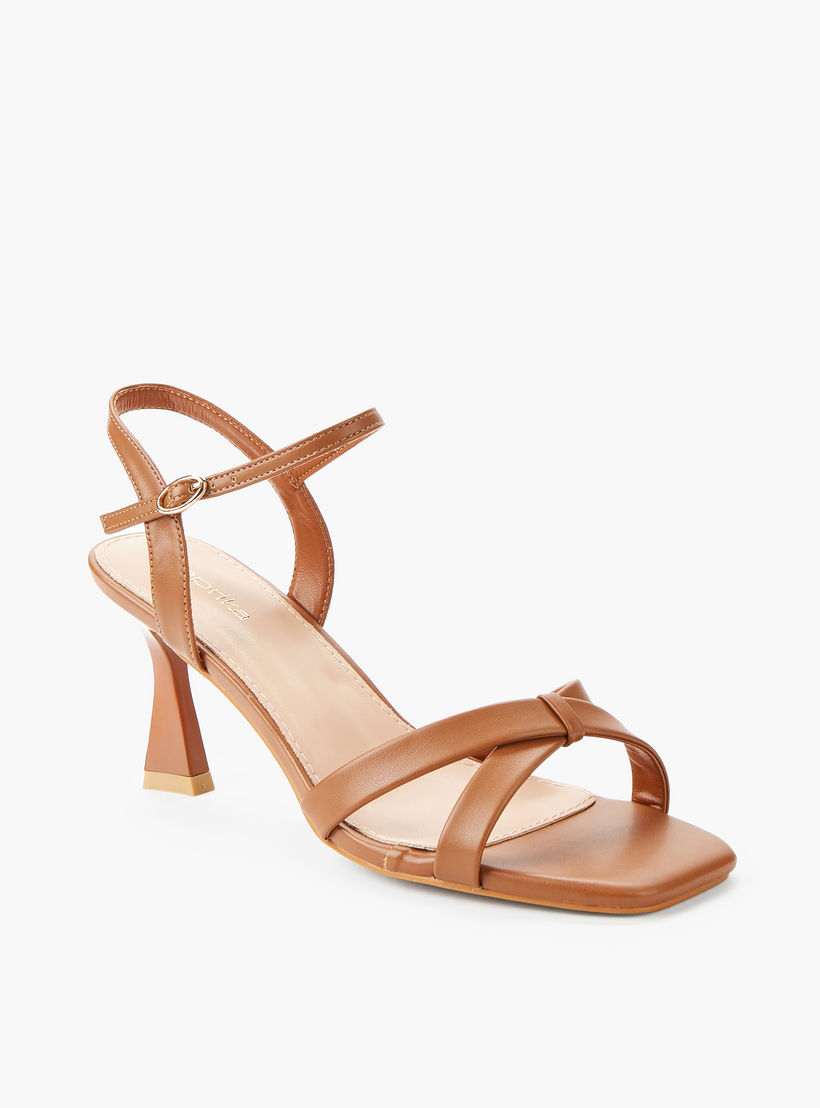 صندل بأحزمة متقاطعة وبكعب عريض من الحافة للنساء من بابريكا-women-shoes-sandals-heeled-image-2