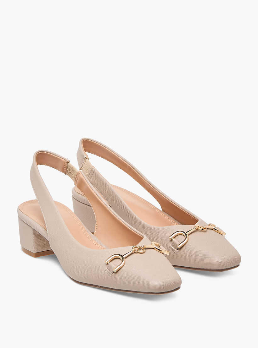حذاء سادة بزينة معدنية وحزام خلفي وكعب سميك للنساء من سيليست-women-shoes-heels-image-1