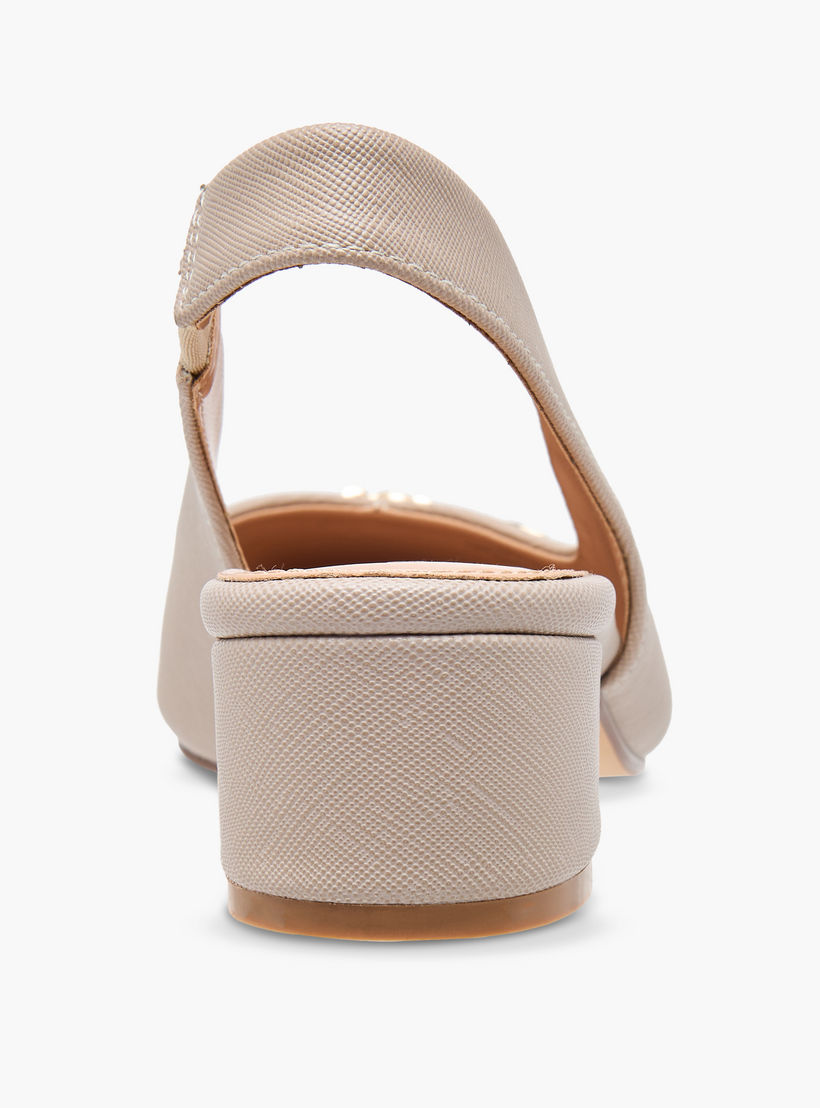 حذاء سادة بزينة معدنية وحزام خلفي وكعب سميك للنساء من سيليست-women-shoes-heels-image-5