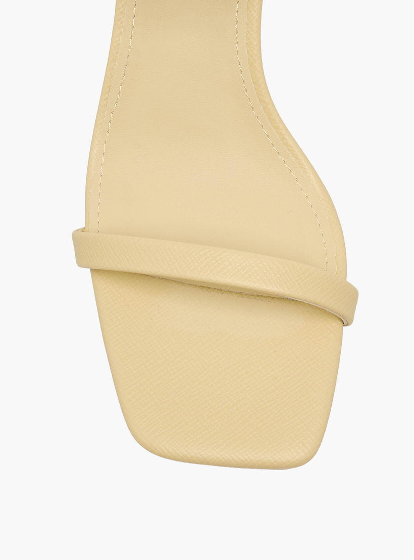 صندل بكعب وإبزيم إغلاق للنساء من فلورا بيلا-women-shoes-sandals-heeled-image-4