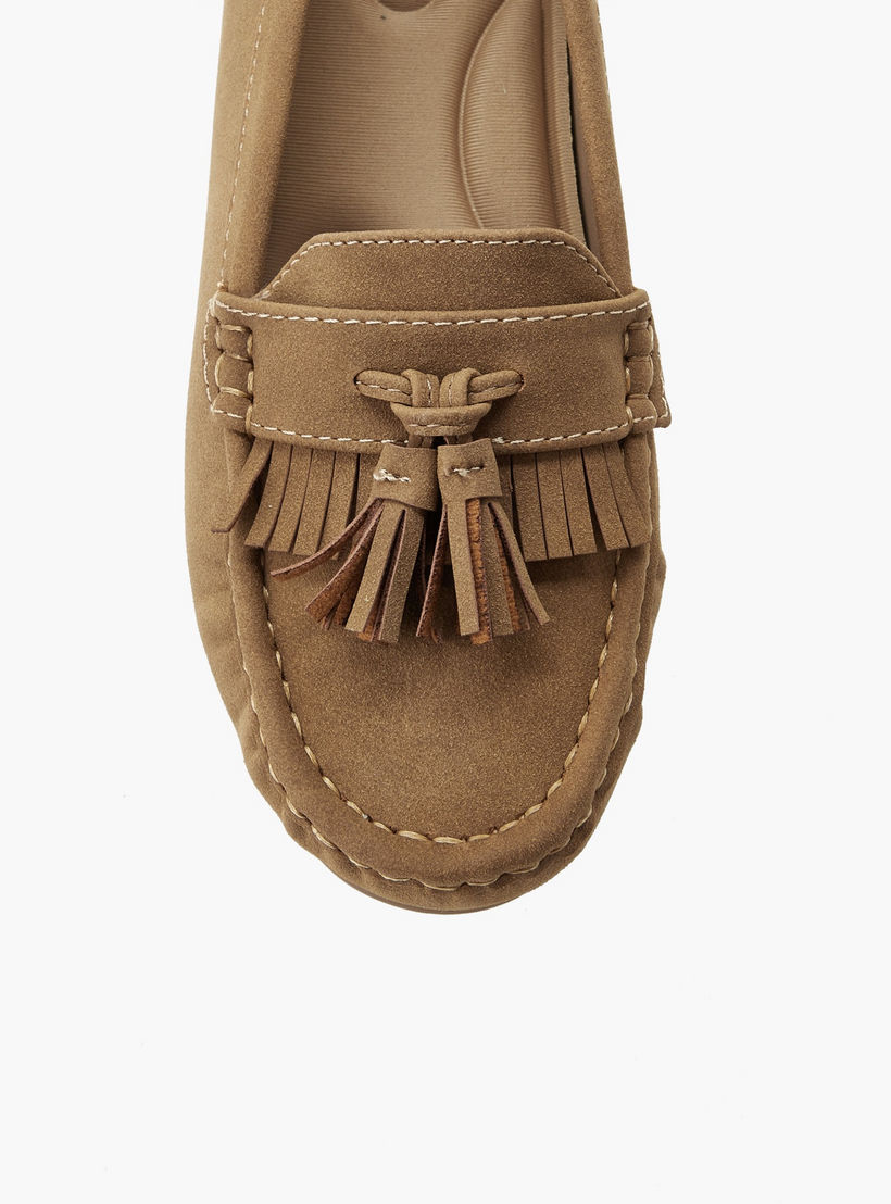 حذاء لوفر شمواه بتفاصيل شرابة للنساء من لو كونفورت-women-shoes-loafersandmoccasins-image-4