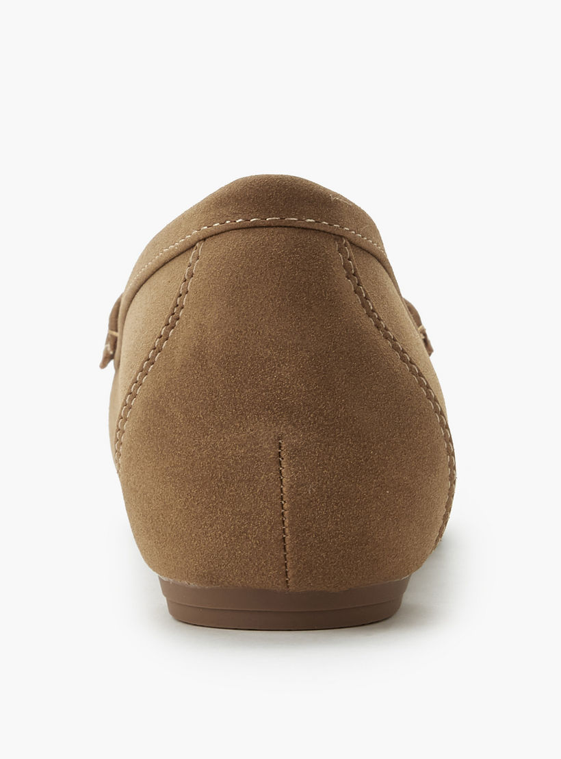 حذاء لوفر شمواه بتفاصيل شرابة للنساء من لو كونفورت-women-shoes-loafersandmoccasins-image-5