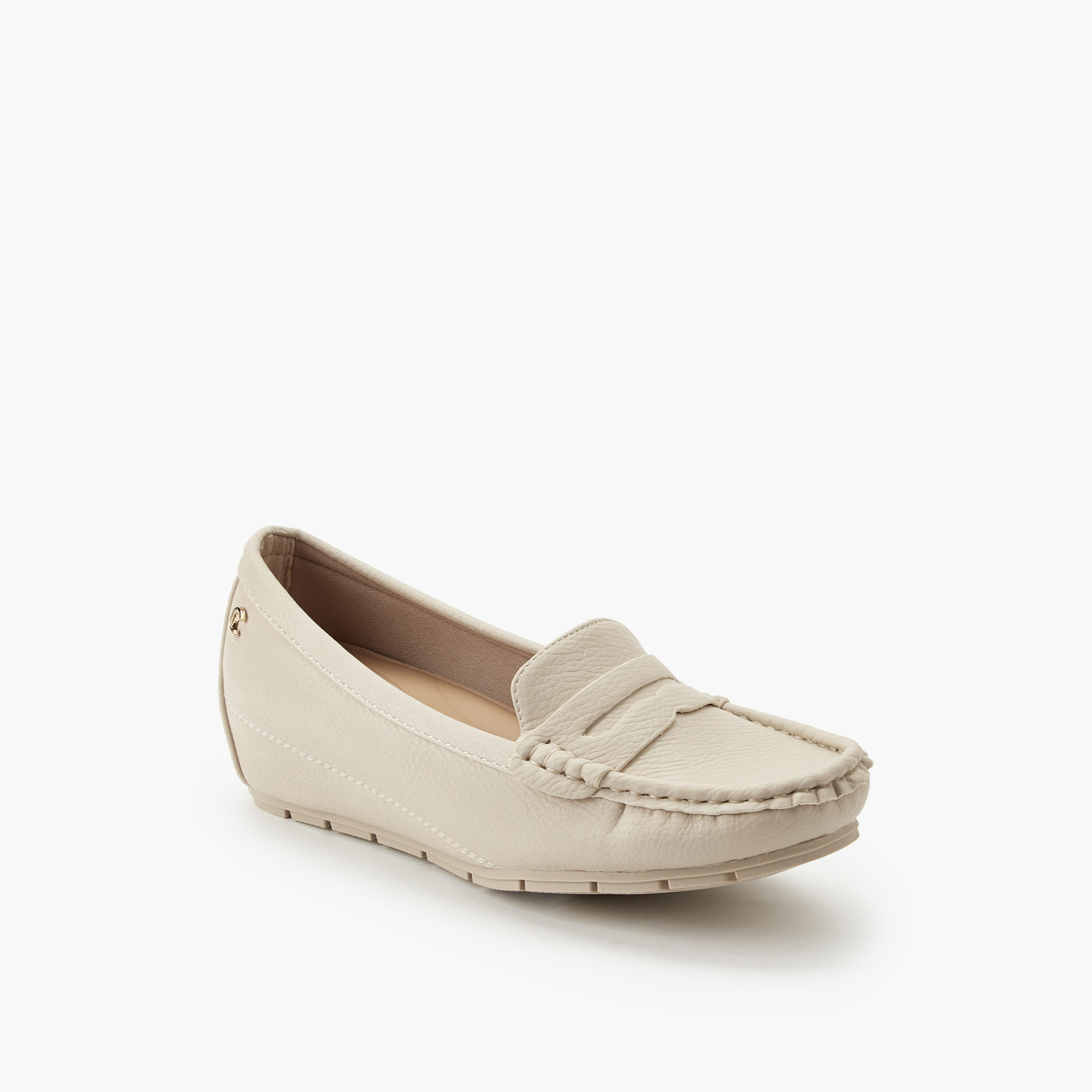 حذاء سهل الارتداء بكعب ويدج للنساء من لو كونفورت-women-shoes-loafersandmoccasins-image-2