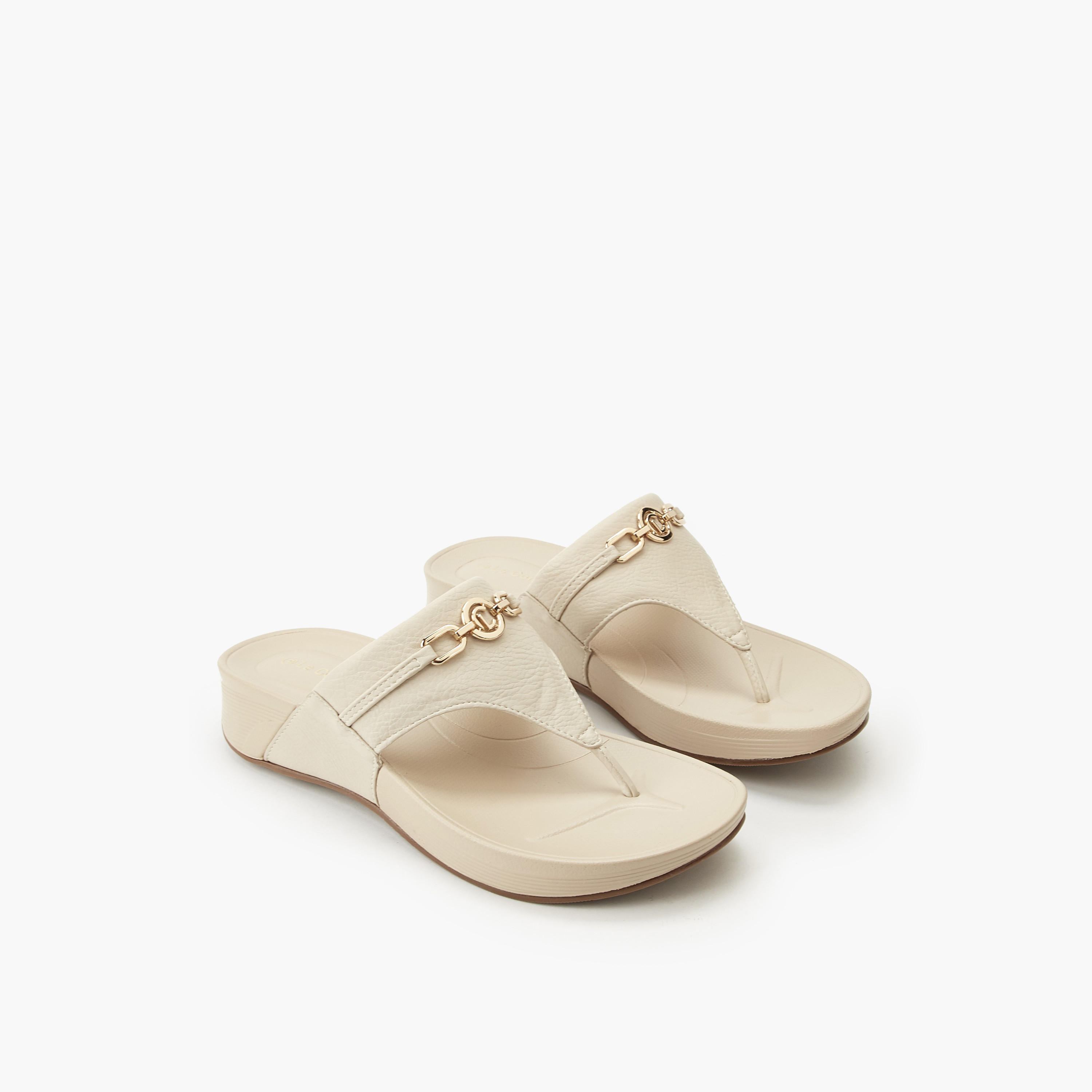 Le Confort Women Chain Detail Thong Sandals-women-shoes-sandals-flats-image-1