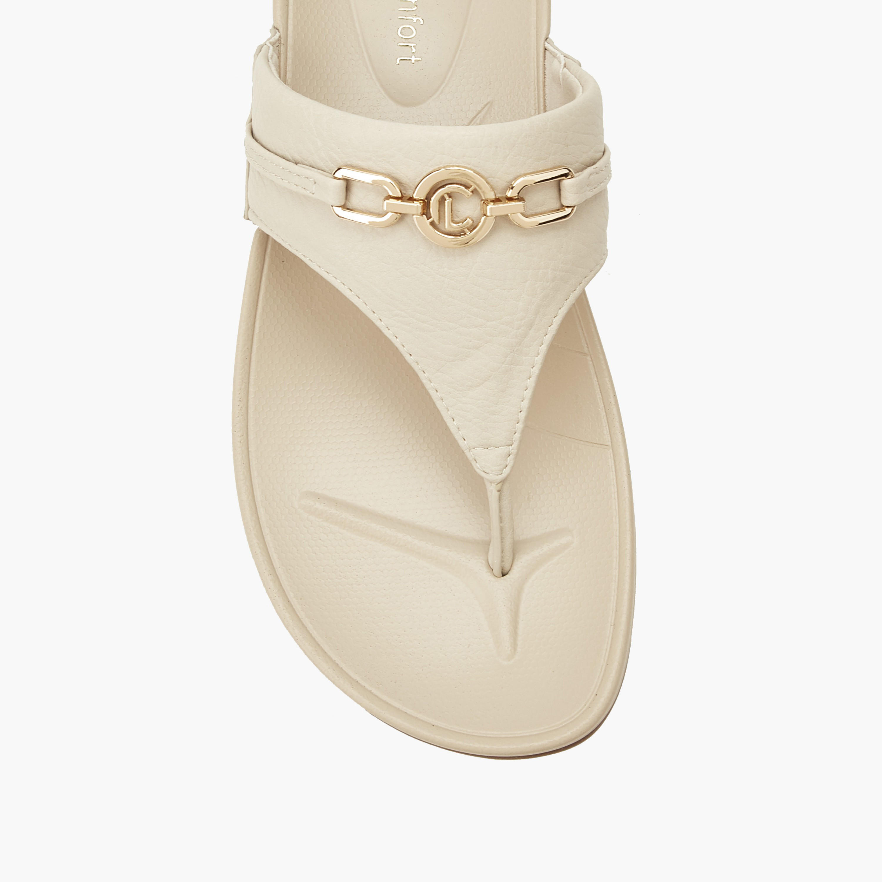 Le Confort Women Chain Detail Thong Sandals-women-shoes-sandals-flats-image-4