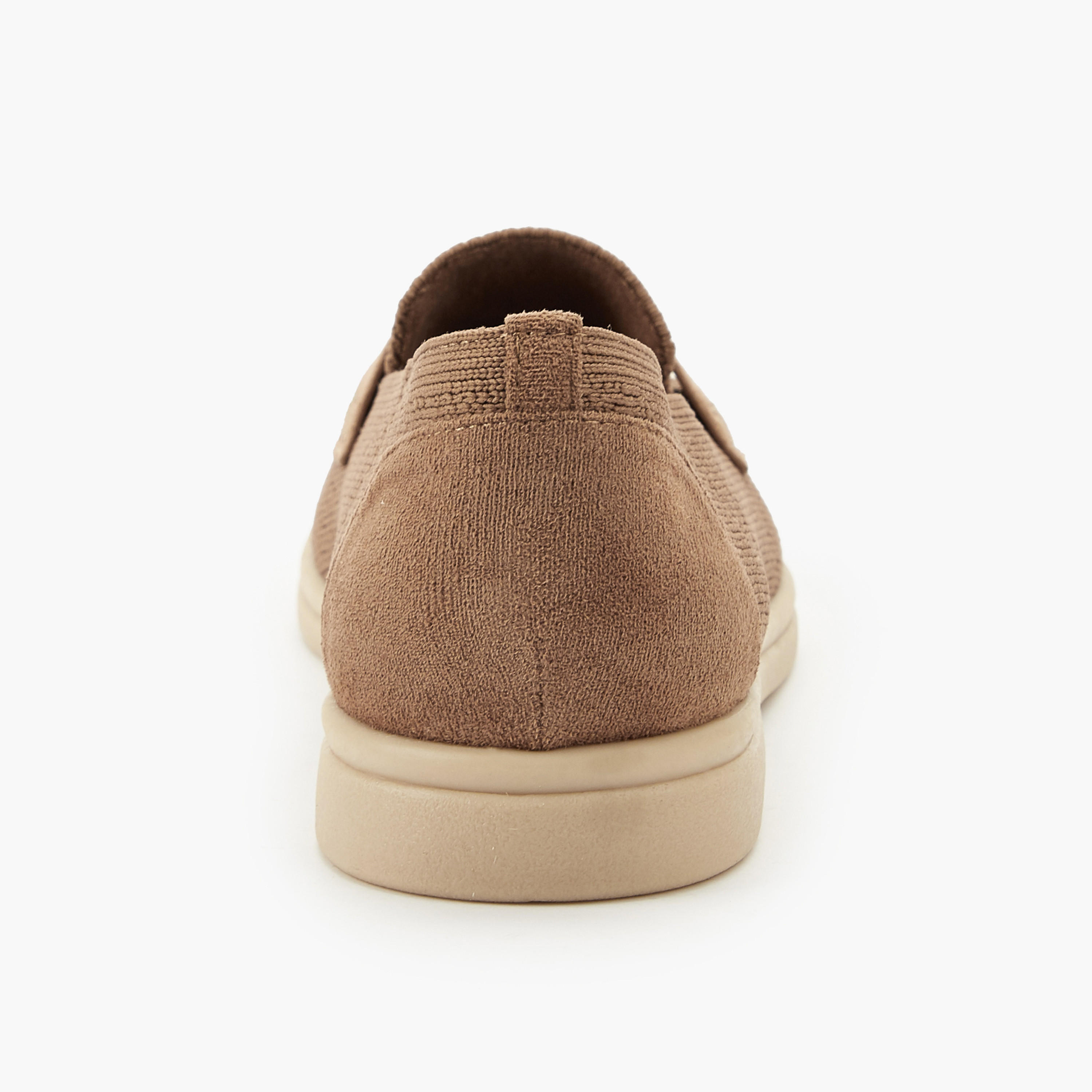 حذاء سهل الارتداء بزينة معدنية للنساء من لو كونفورت-women-shoes-loafersandmoccasins-image-5