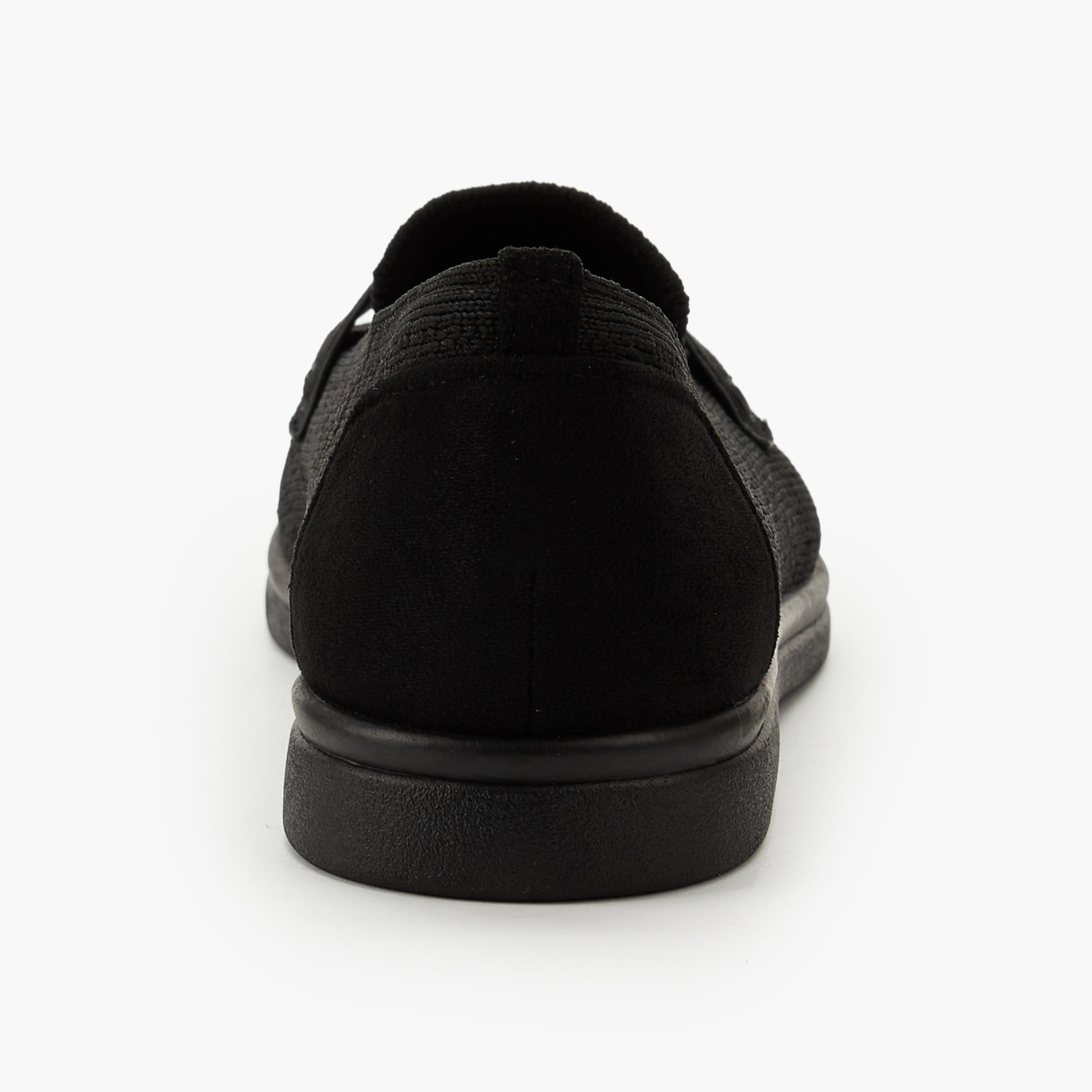 حذاء سهل الارتداء بزينة معدنية للنساء من لو كونفورت-women-shoes-loafersandmoccasins-image-5