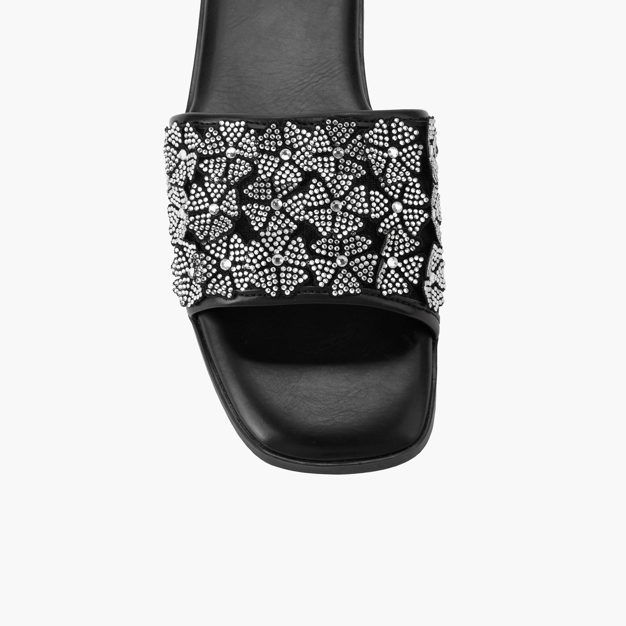 صندل مزين سهل الارتداء للنساء من فلورا بيلا-women-shoes-flats-sandals-image-4